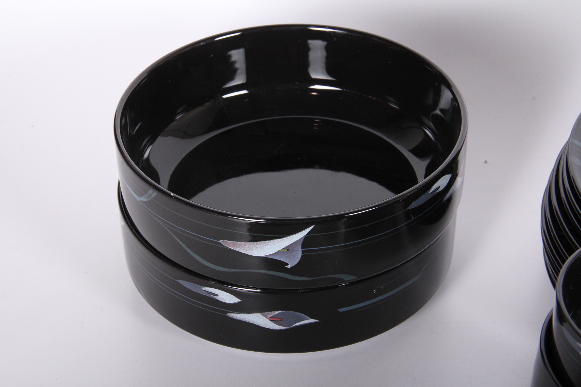 Mikasa Opus-Black Dinnerwvare Set