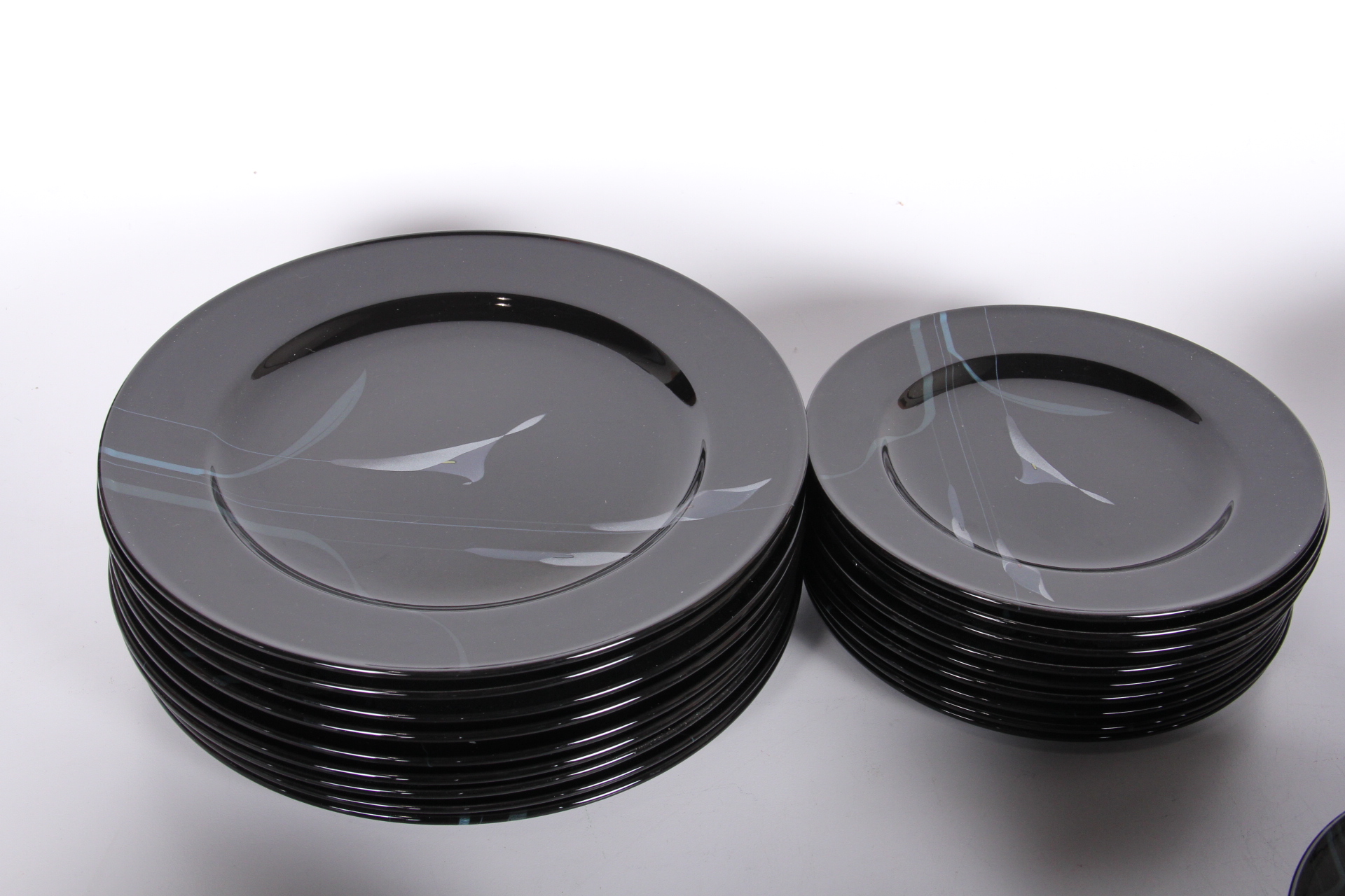 Mikasa Opus-Black Dinnerwvare Set