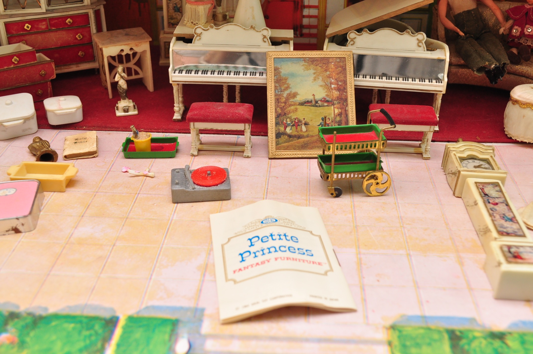 Petite Princess Doll House and Furniture