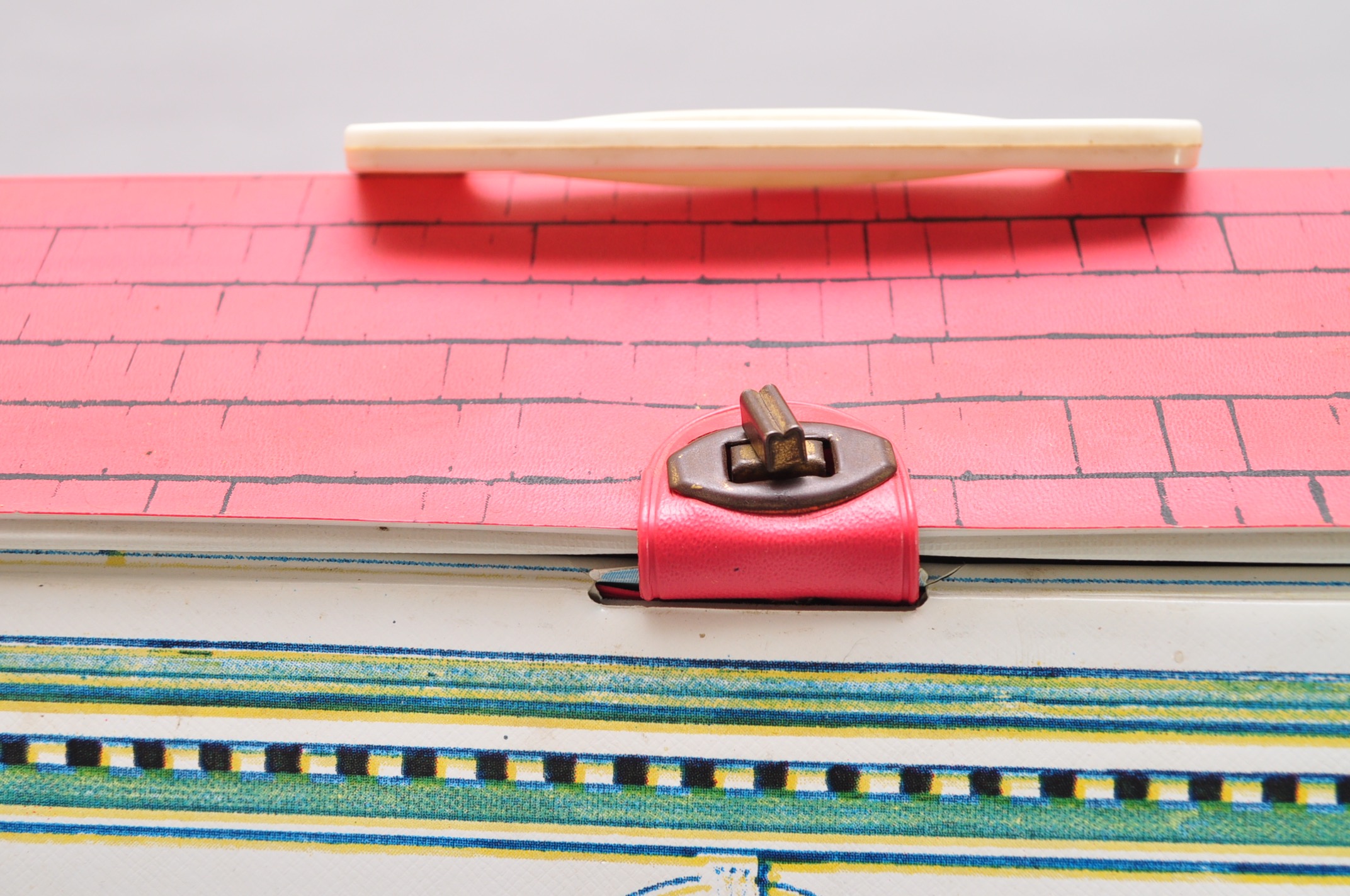 Petite Princess Doll House and Furniture