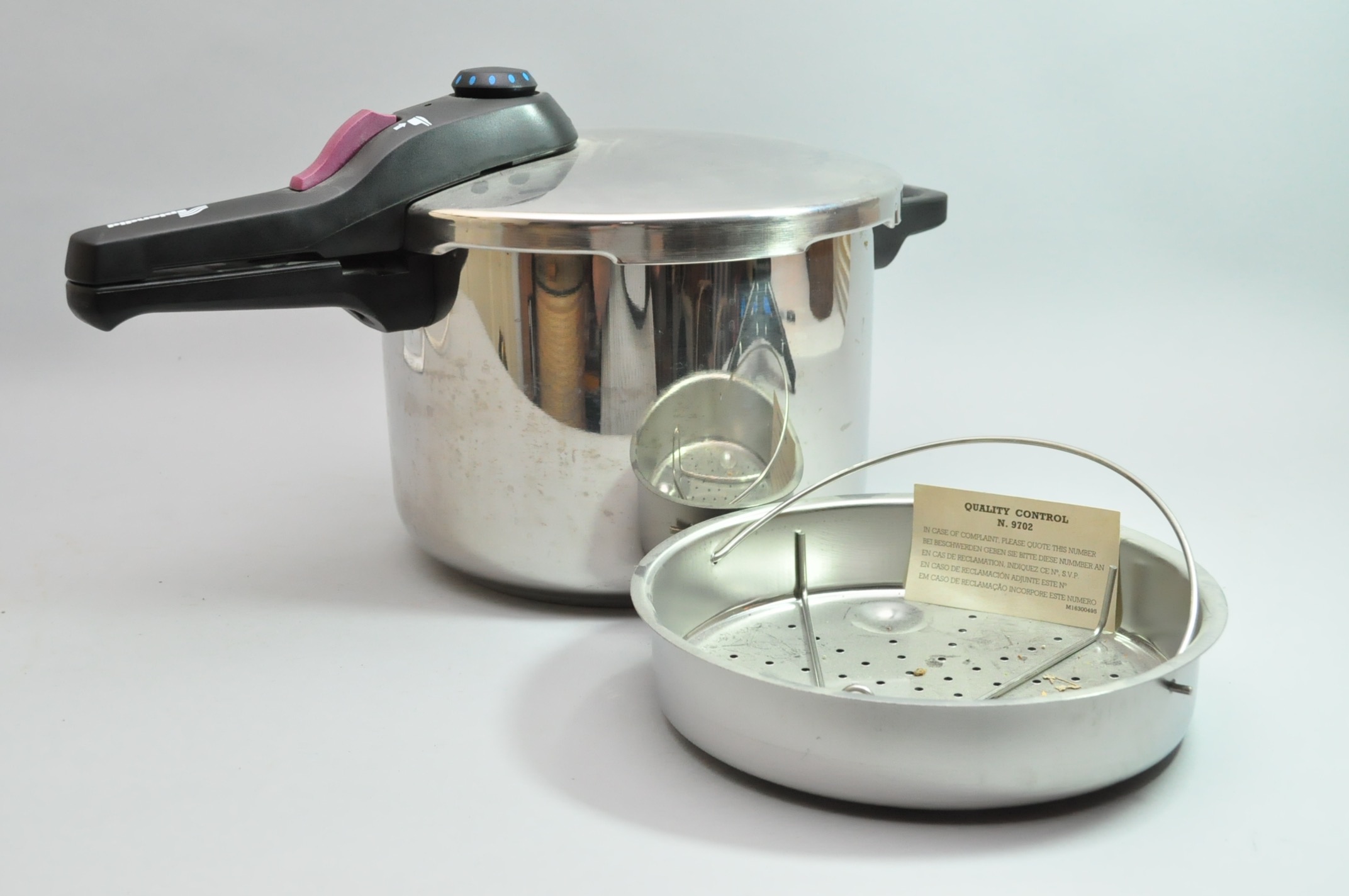 Splendid Pressure Cooker, Cuisanart and Verilux Light