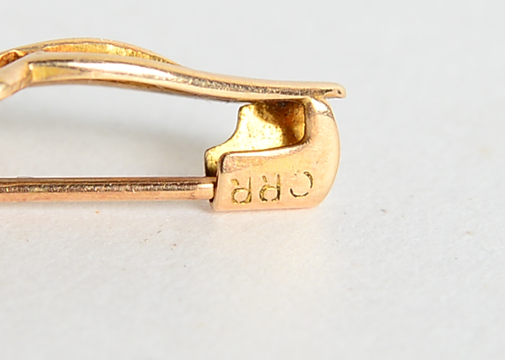 Vintage 10K Gold Pin with Synthetic Ruby