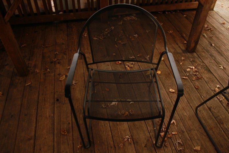 Metal Mesh Patio Table and Four Chairs