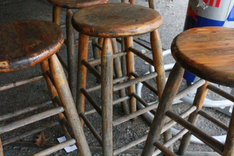 Wooden Top Red Bull Bar Table with Six Wooden Bar Stools