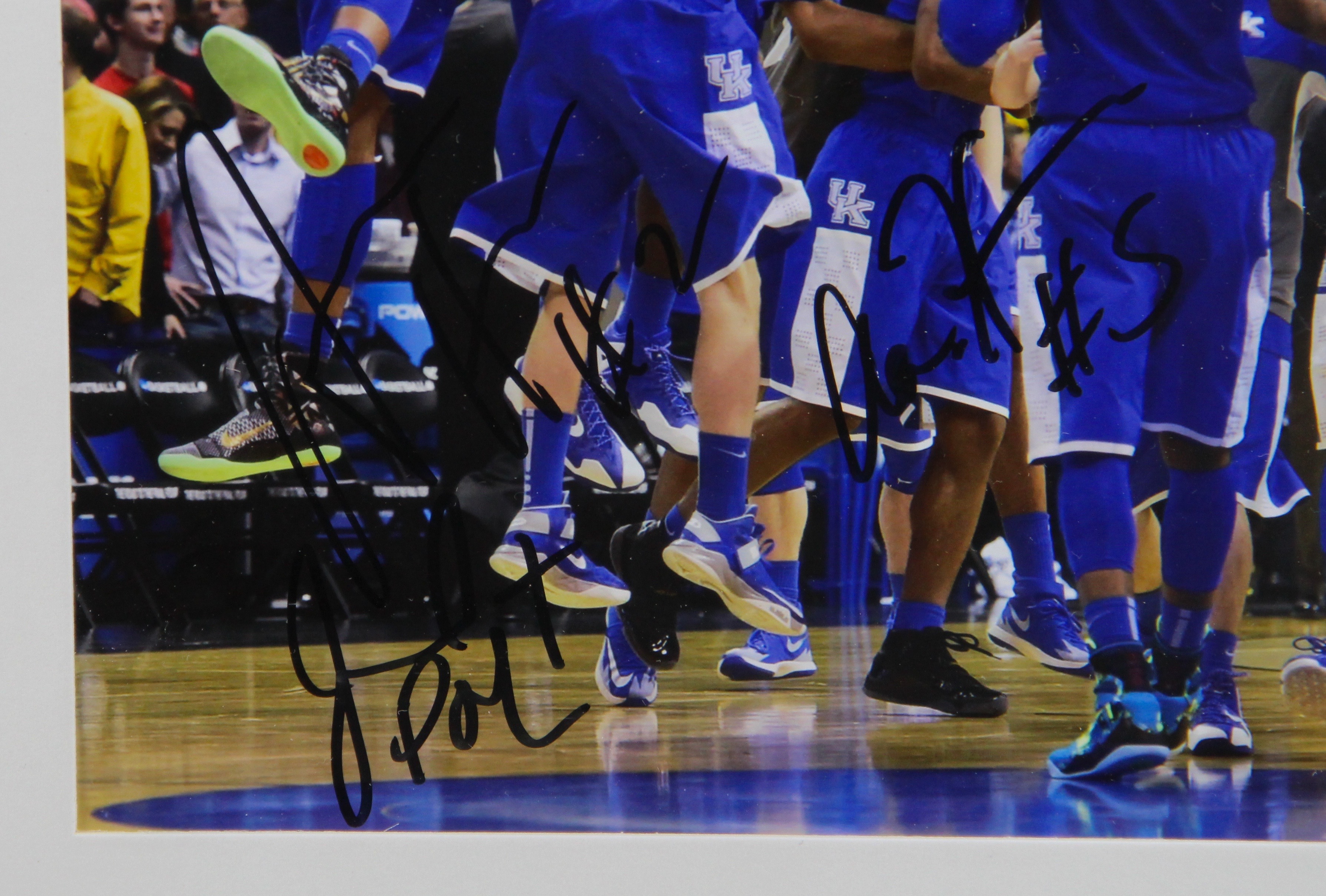 2013-2014 Autographed UK Basketball Team Photo Print