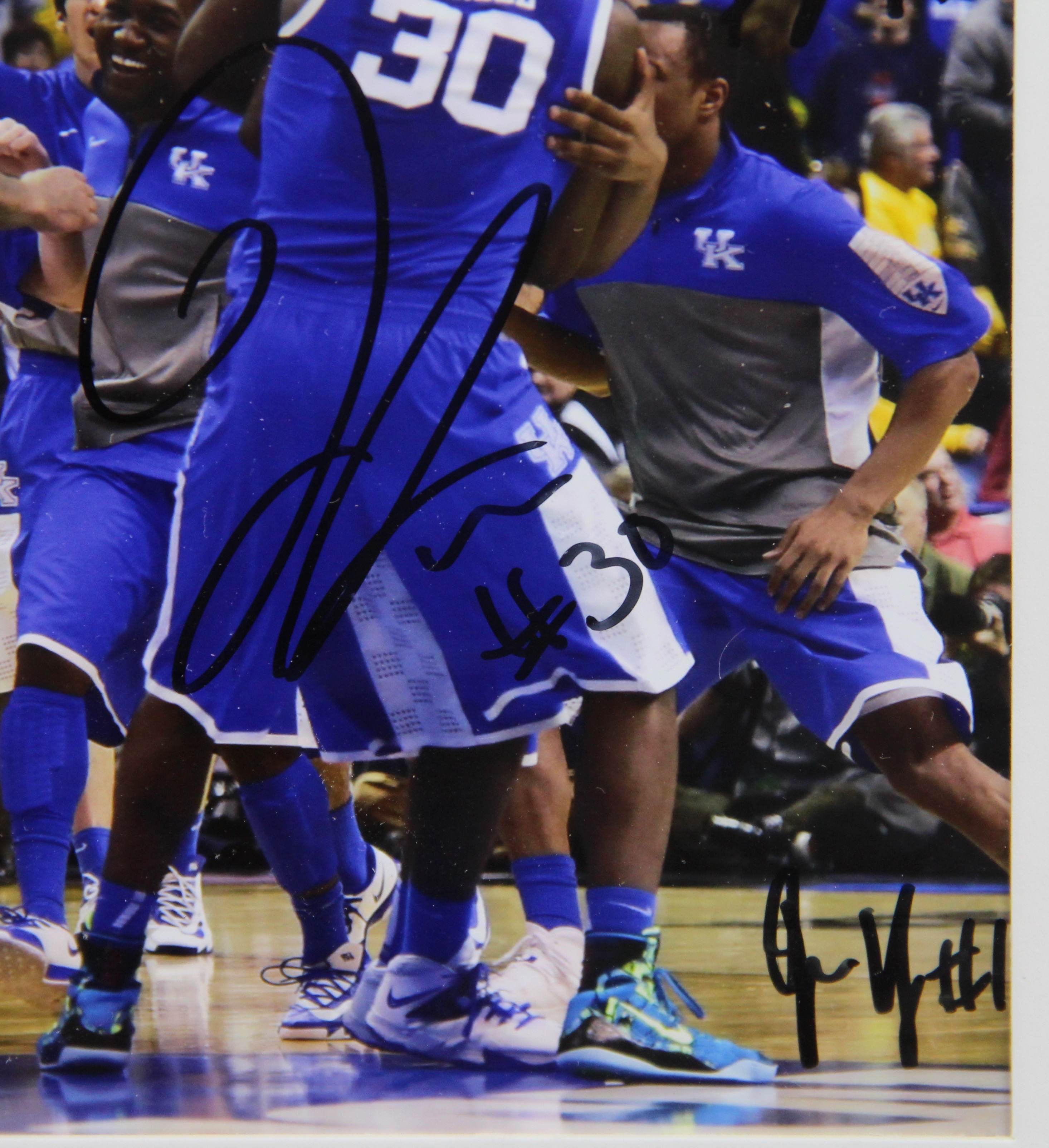 2013-2014 Autographed UK Basketball Team Photo Print