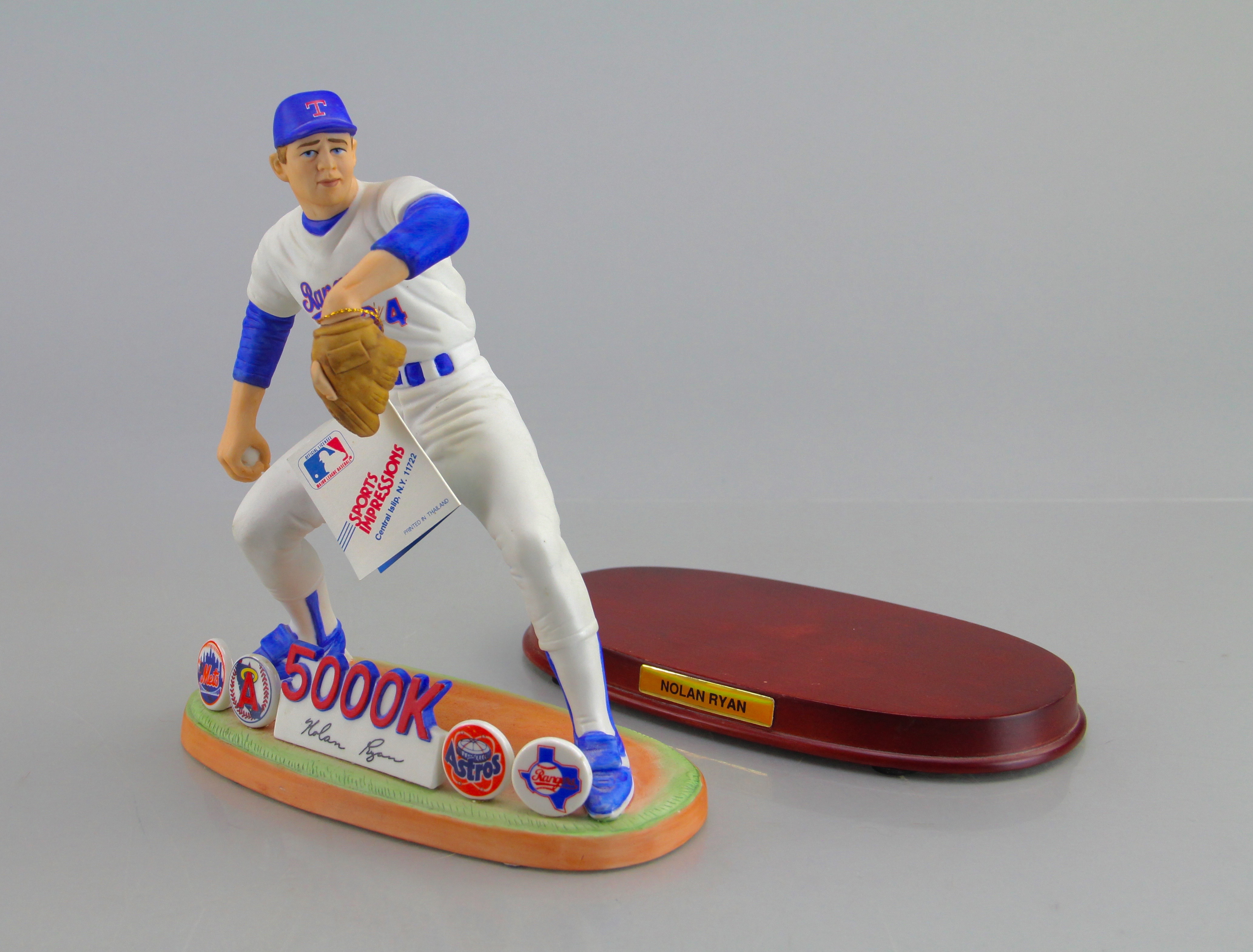 Nolan Ryan 5000K Figurine