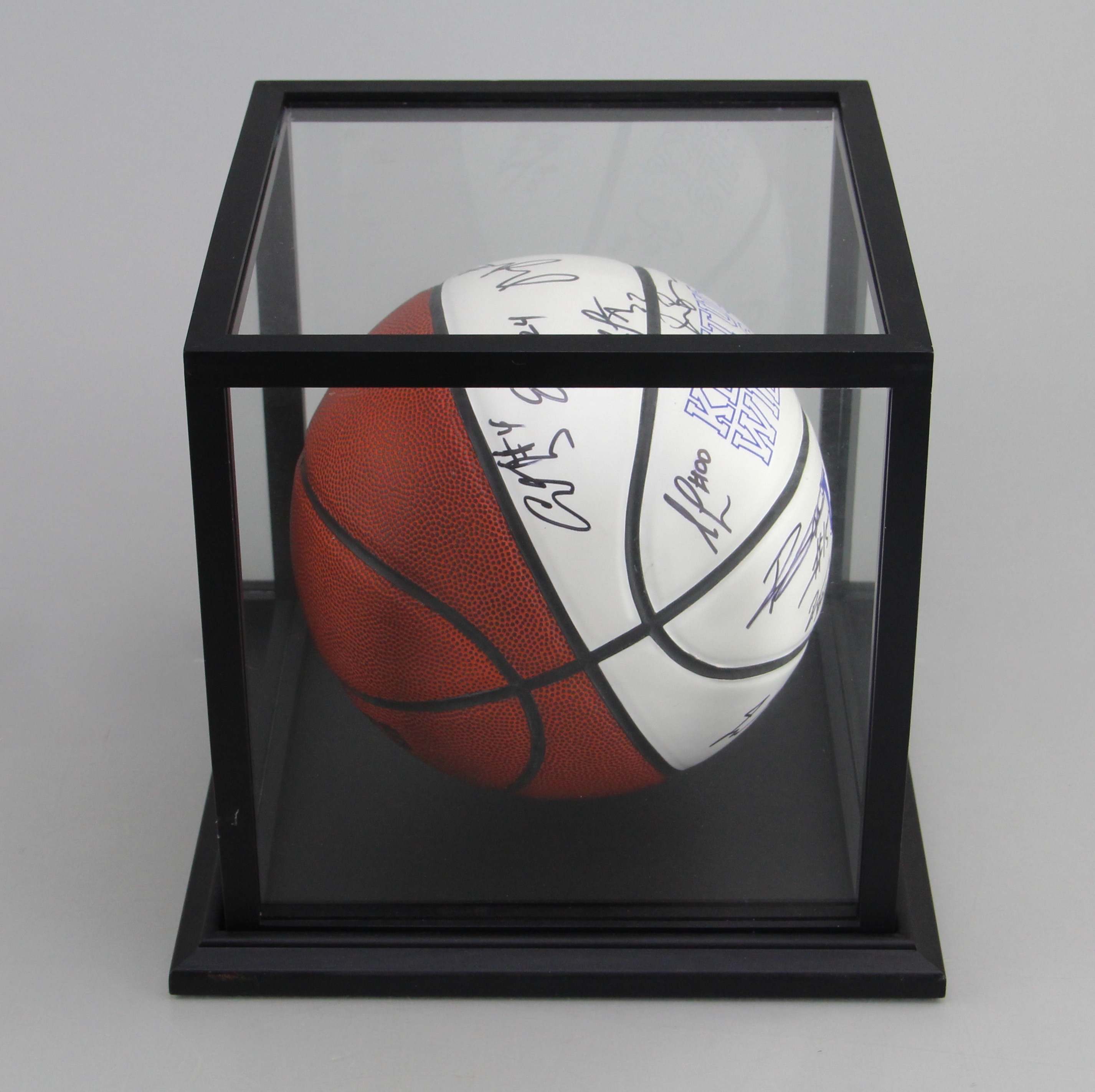University of Kentucky 2015-2016 Team Autographed Basketball