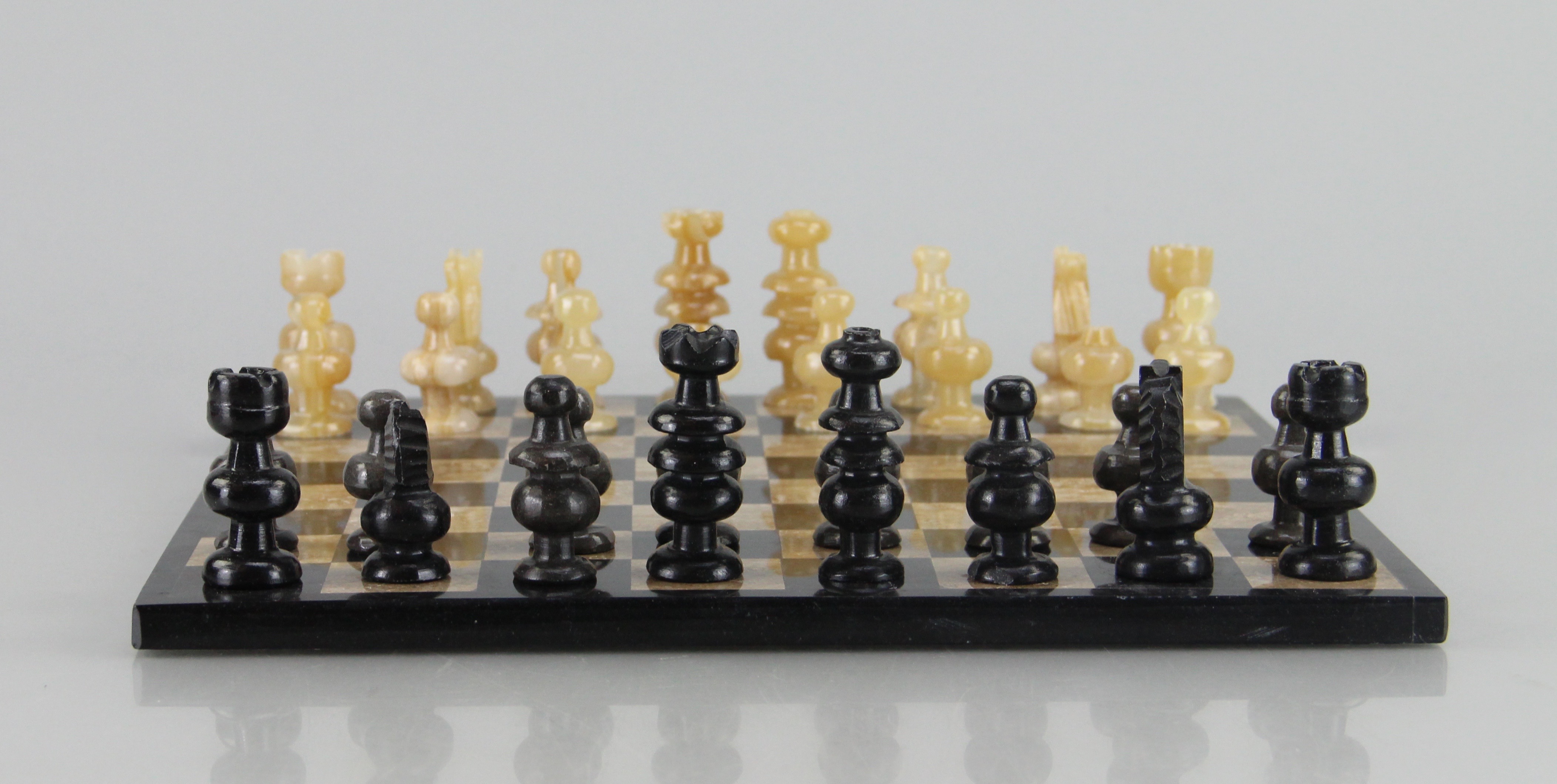 Banded Agate/Black Granite Chess Set