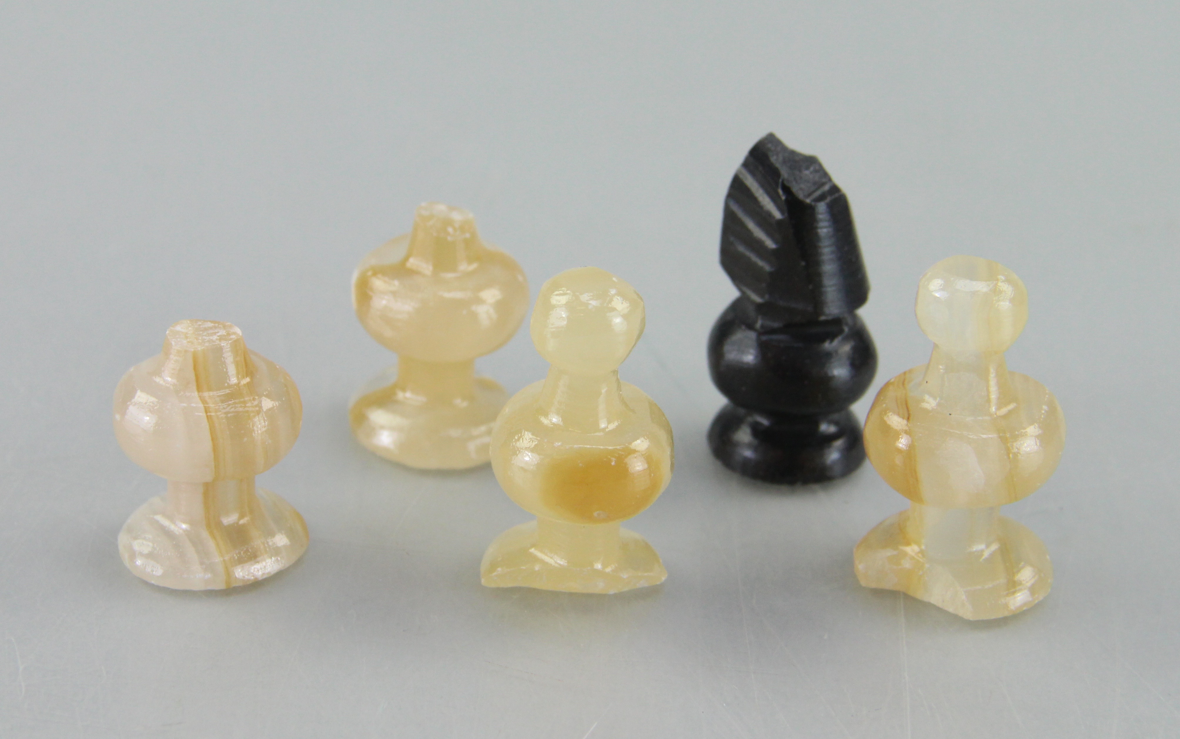 Banded Agate/Black Granite Chess Set