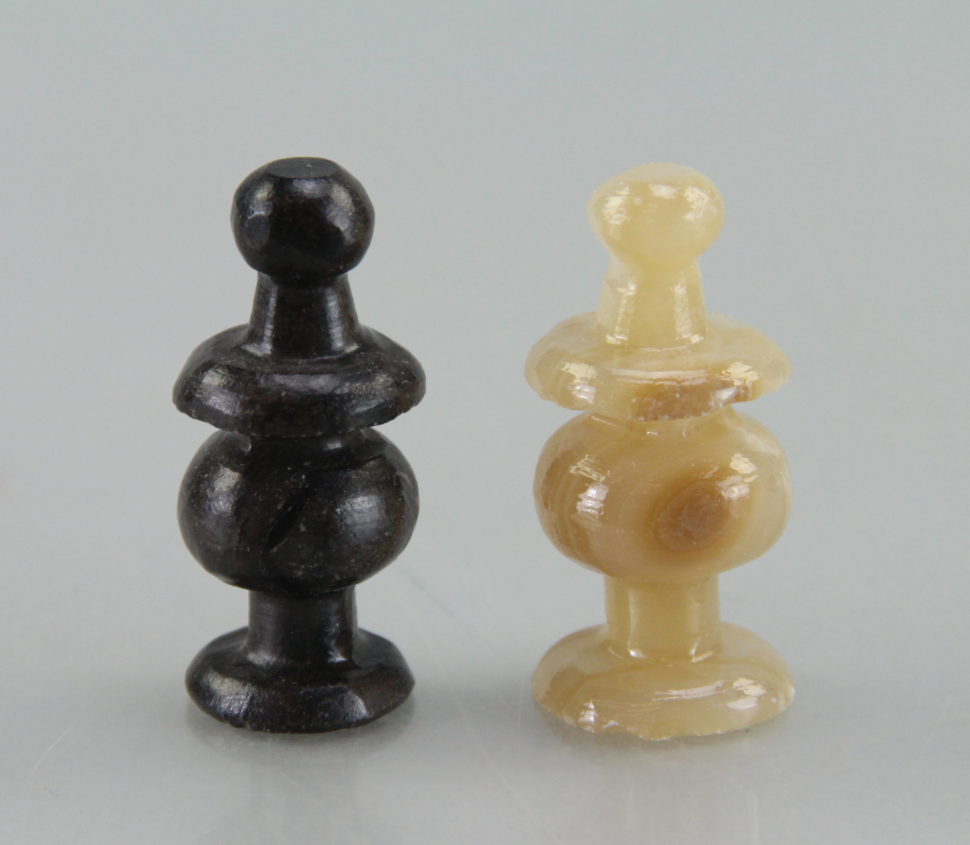 Banded Agate/Black Granite Chess Set