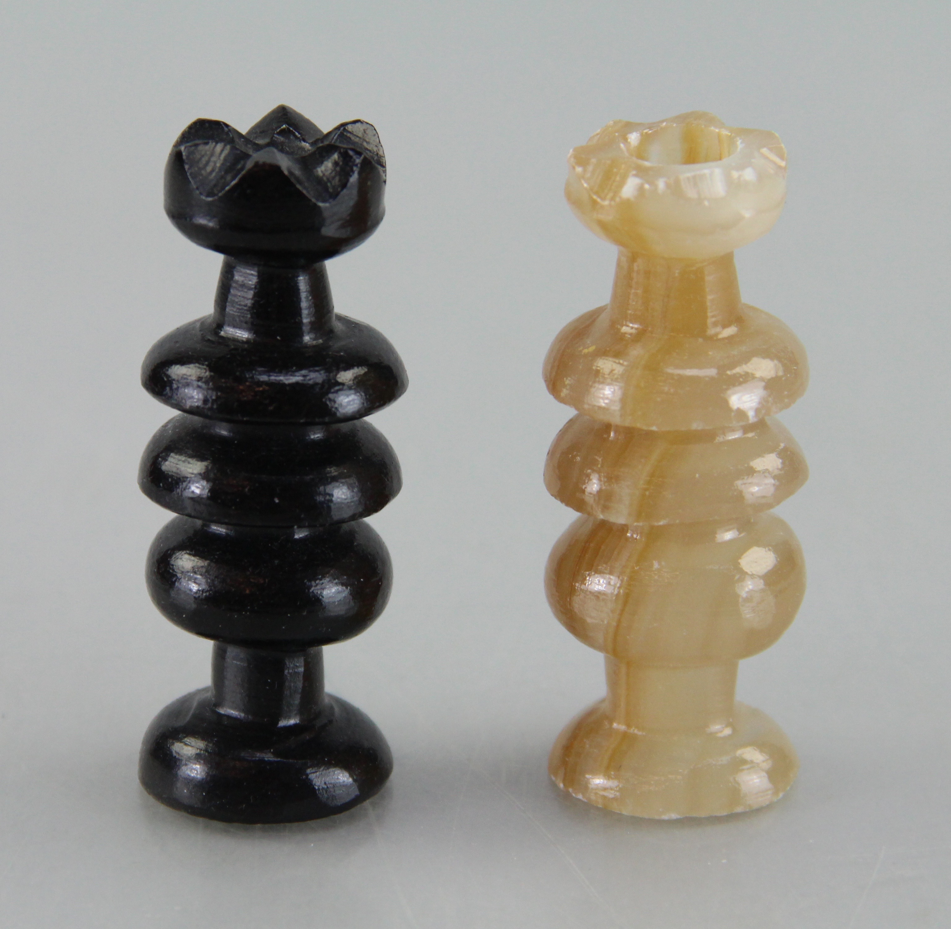 Banded Agate/Black Granite Chess Set