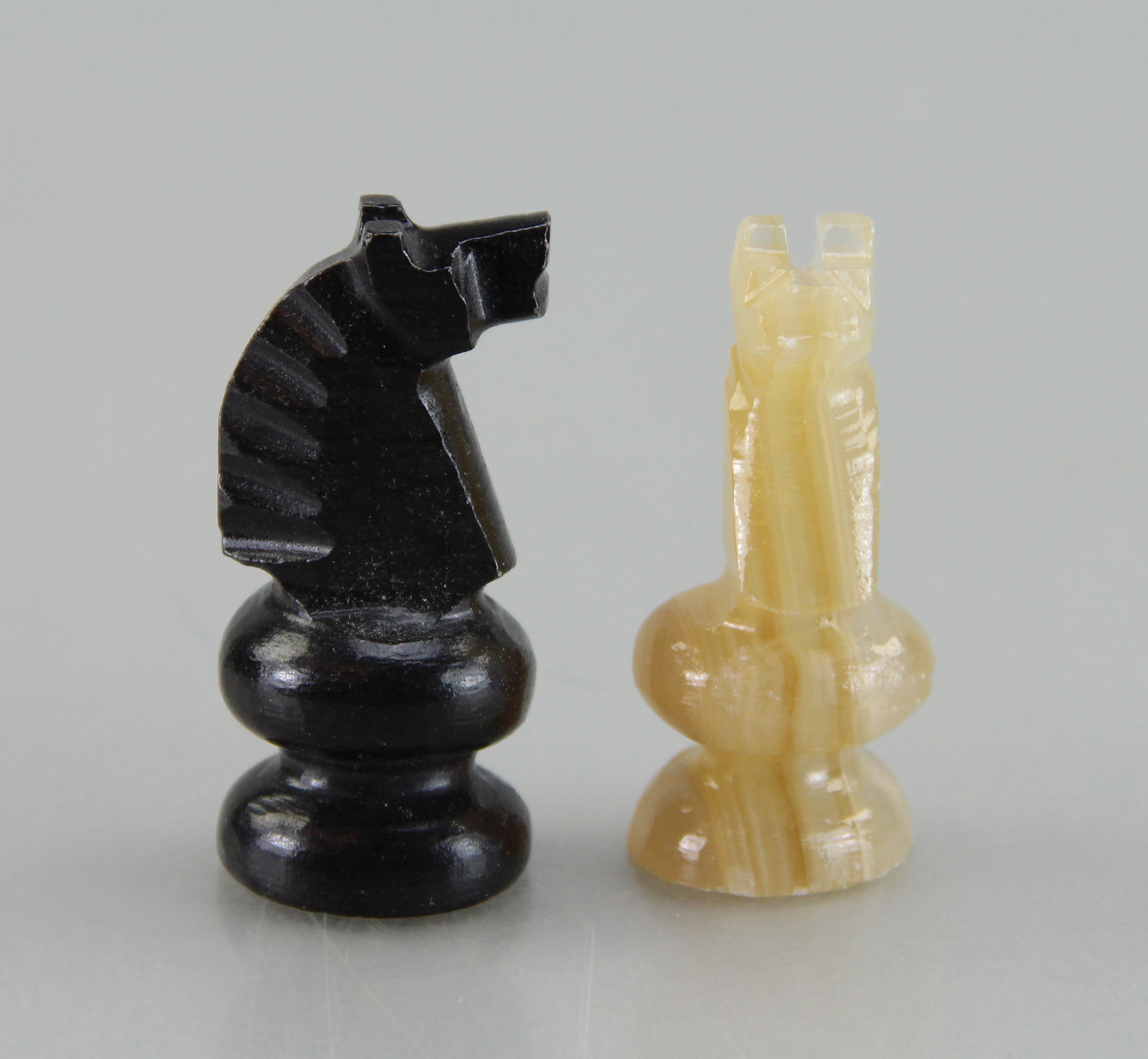 Banded Agate/Black Granite Chess Set