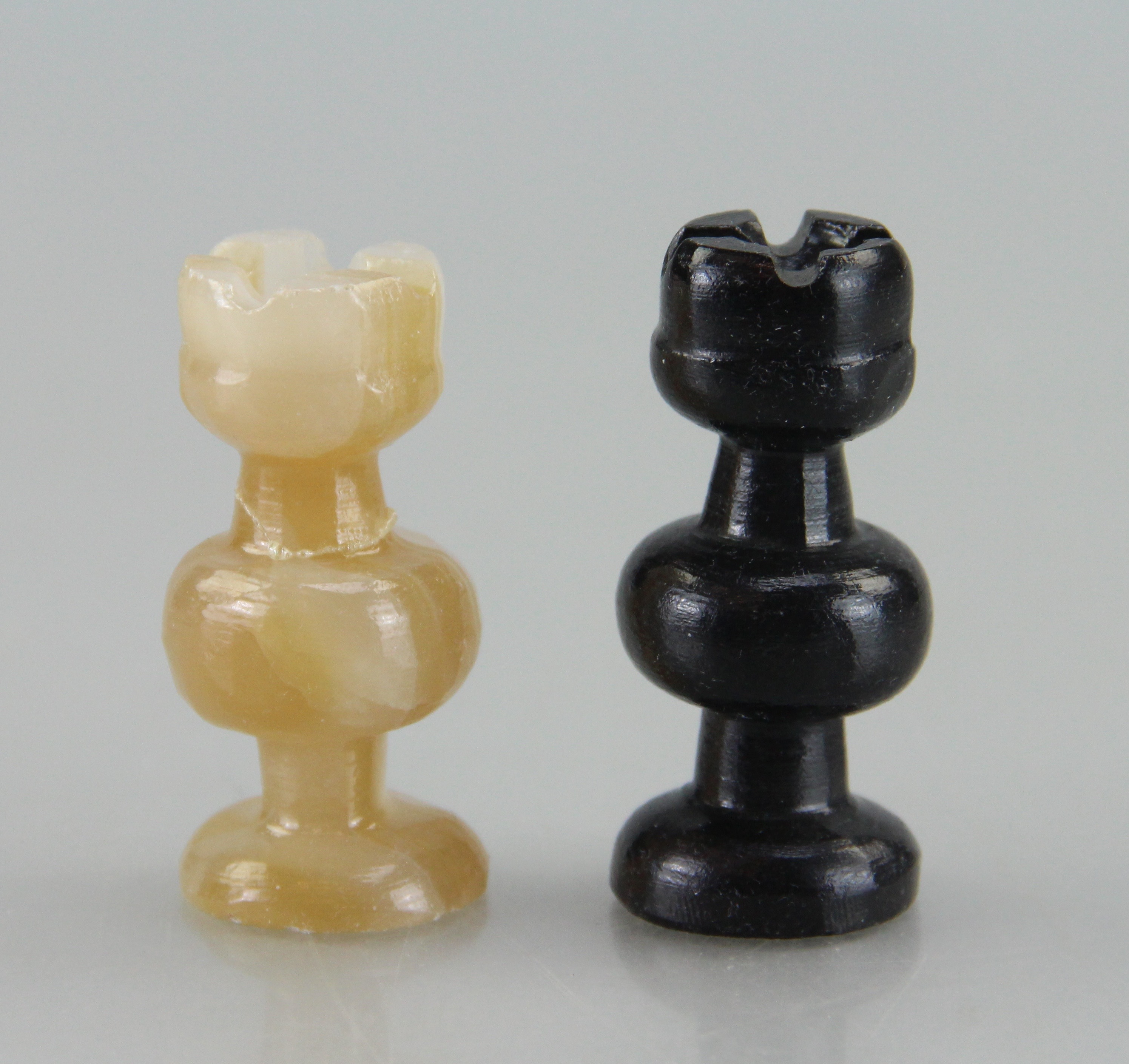 Banded Agate/Black Granite Chess Set