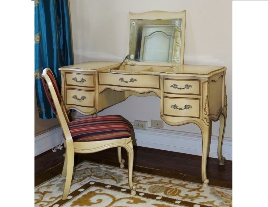 Union Furniture French Provincial Vanity with Chair