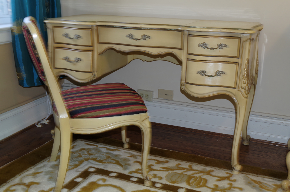 Union Furniture French Provincial Vanity with Chair