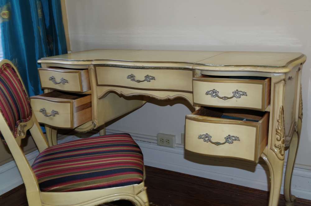 Union Furniture French Provincial Vanity with Chair