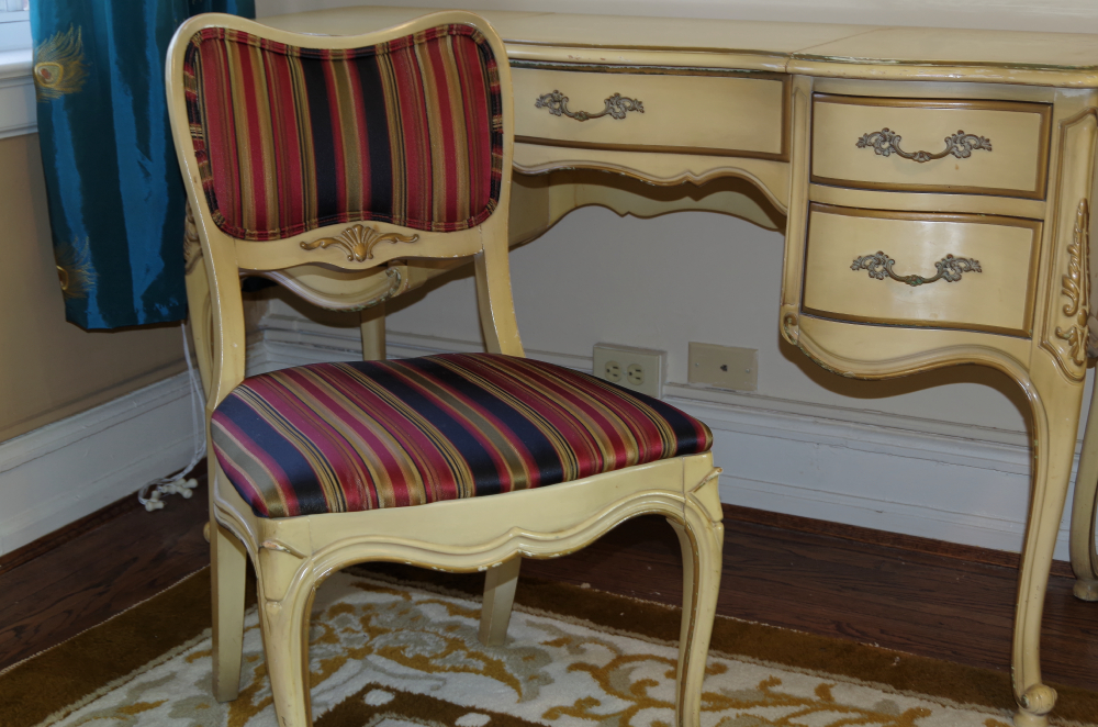 Union Furniture French Provincial Vanity with Chair