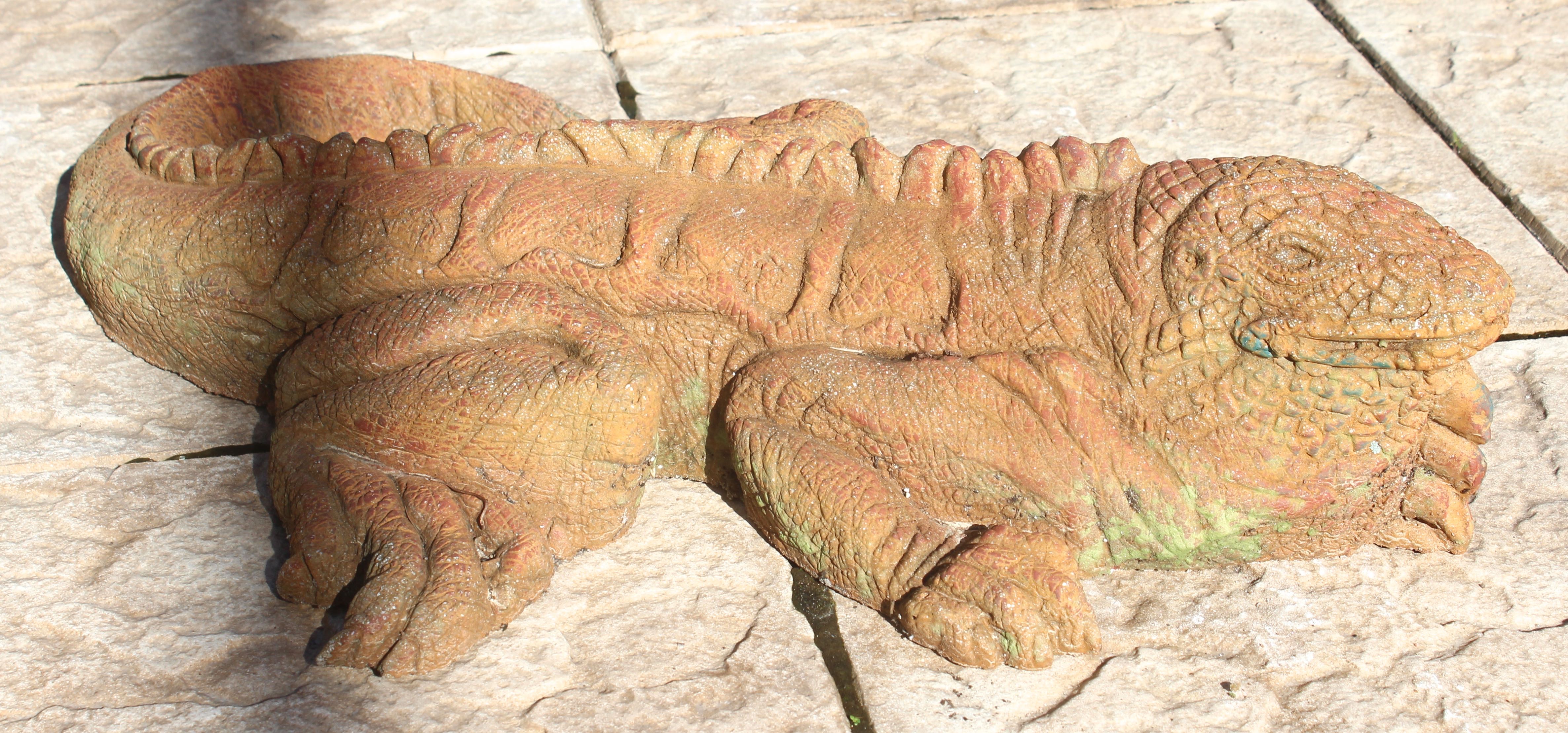 Iguana Statuette and Vase