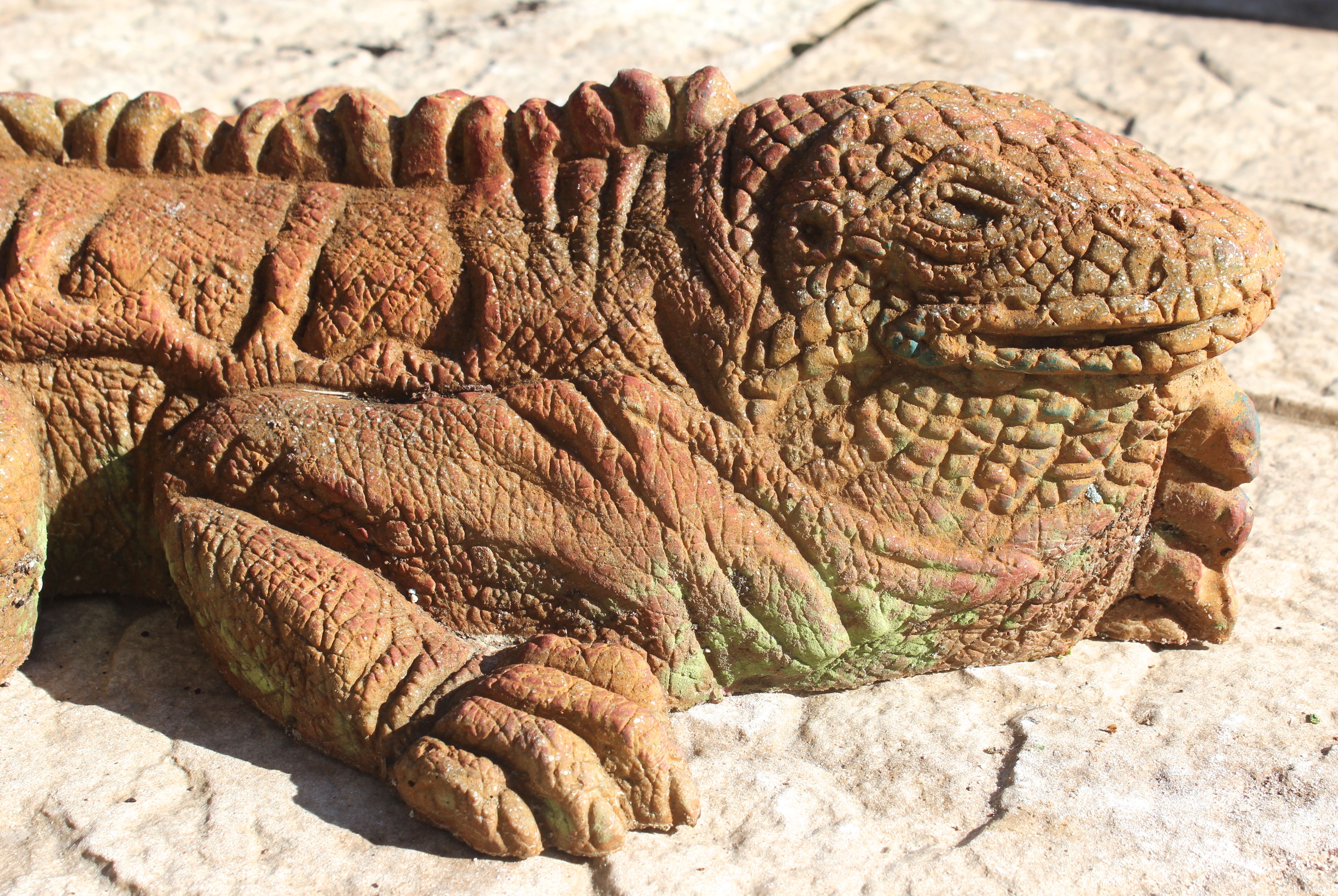 Iguana Statuette and Vase