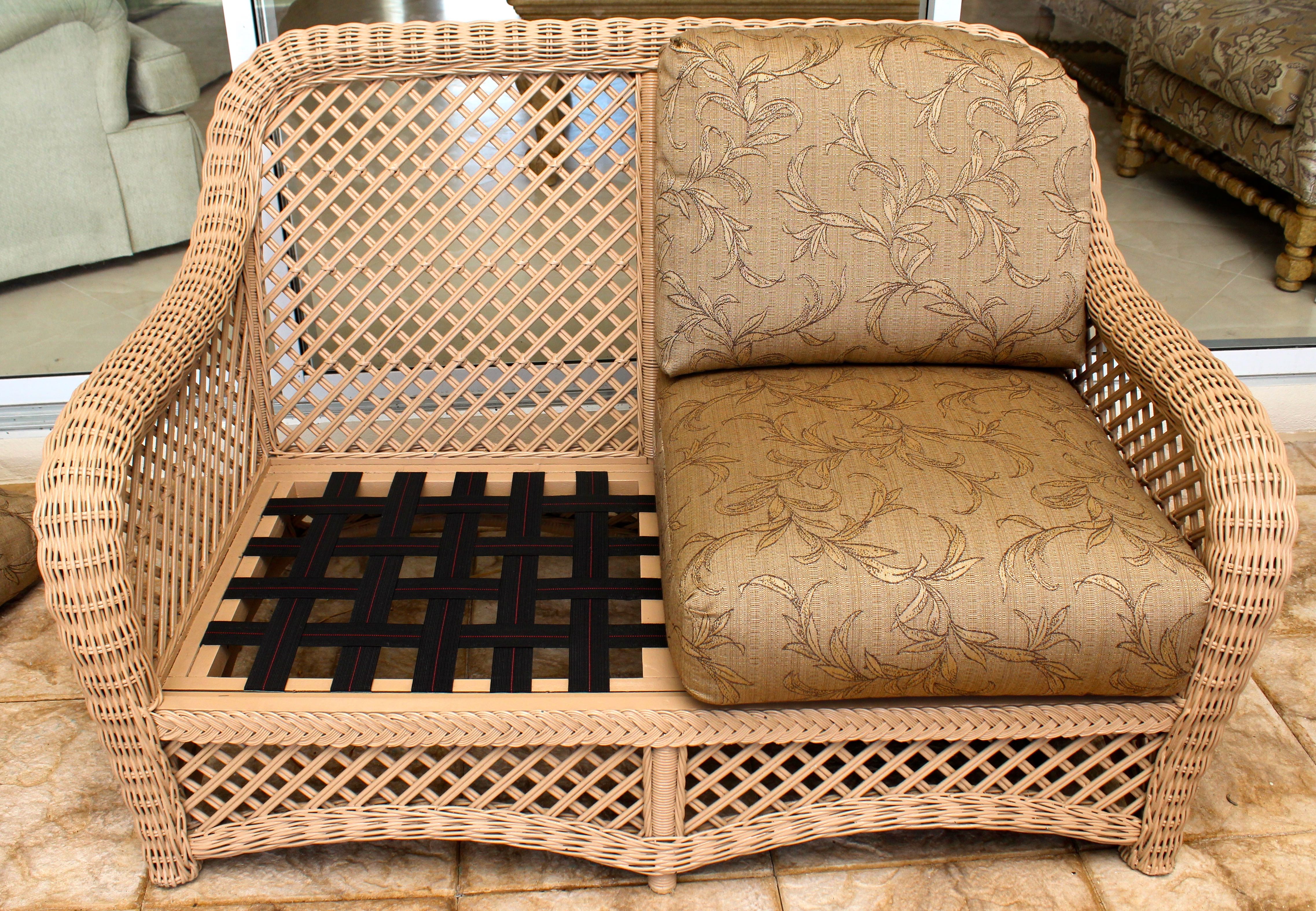 Wicker Love Seat With Cushions