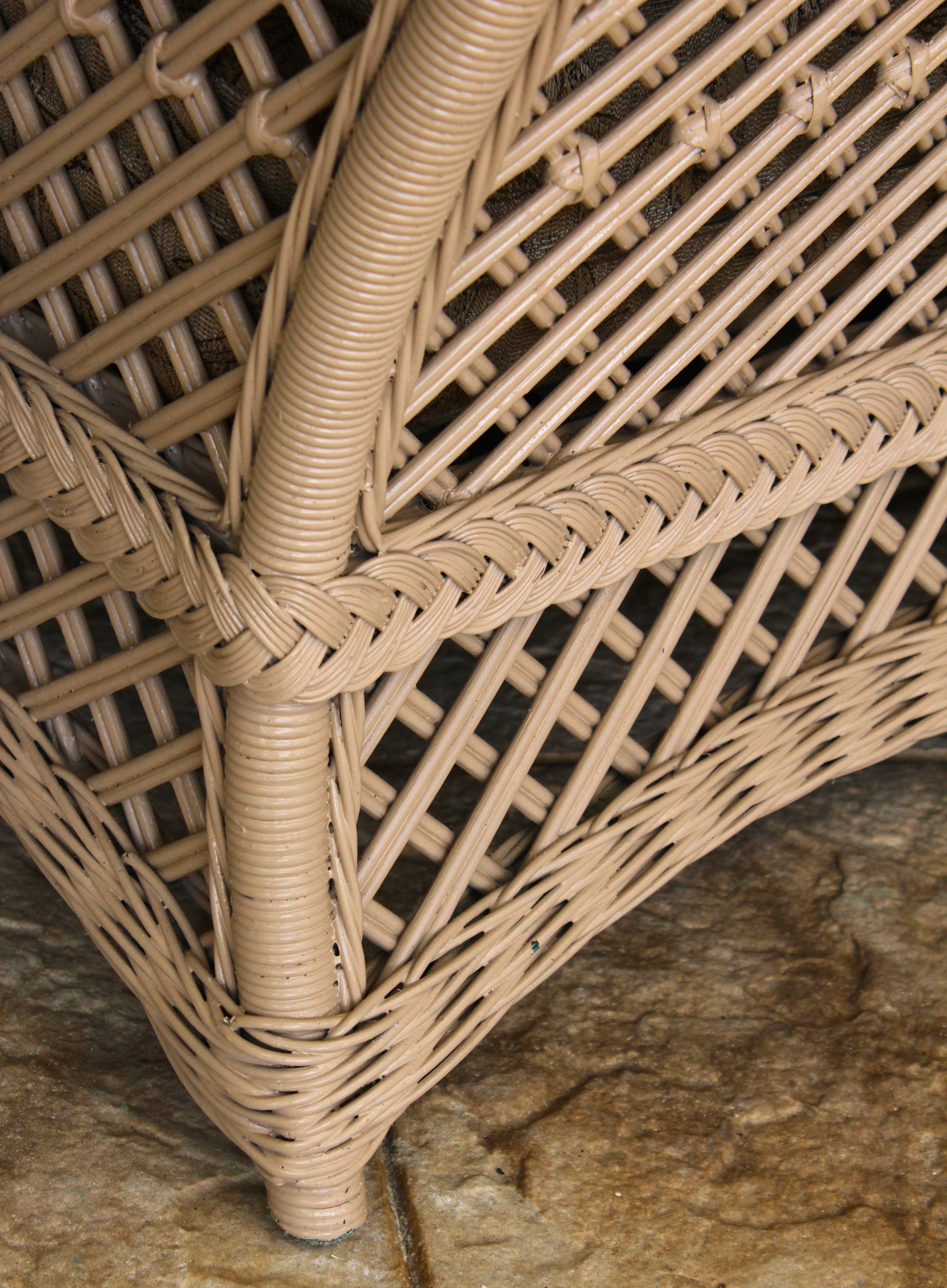 Wicker Love Seat With Cushions