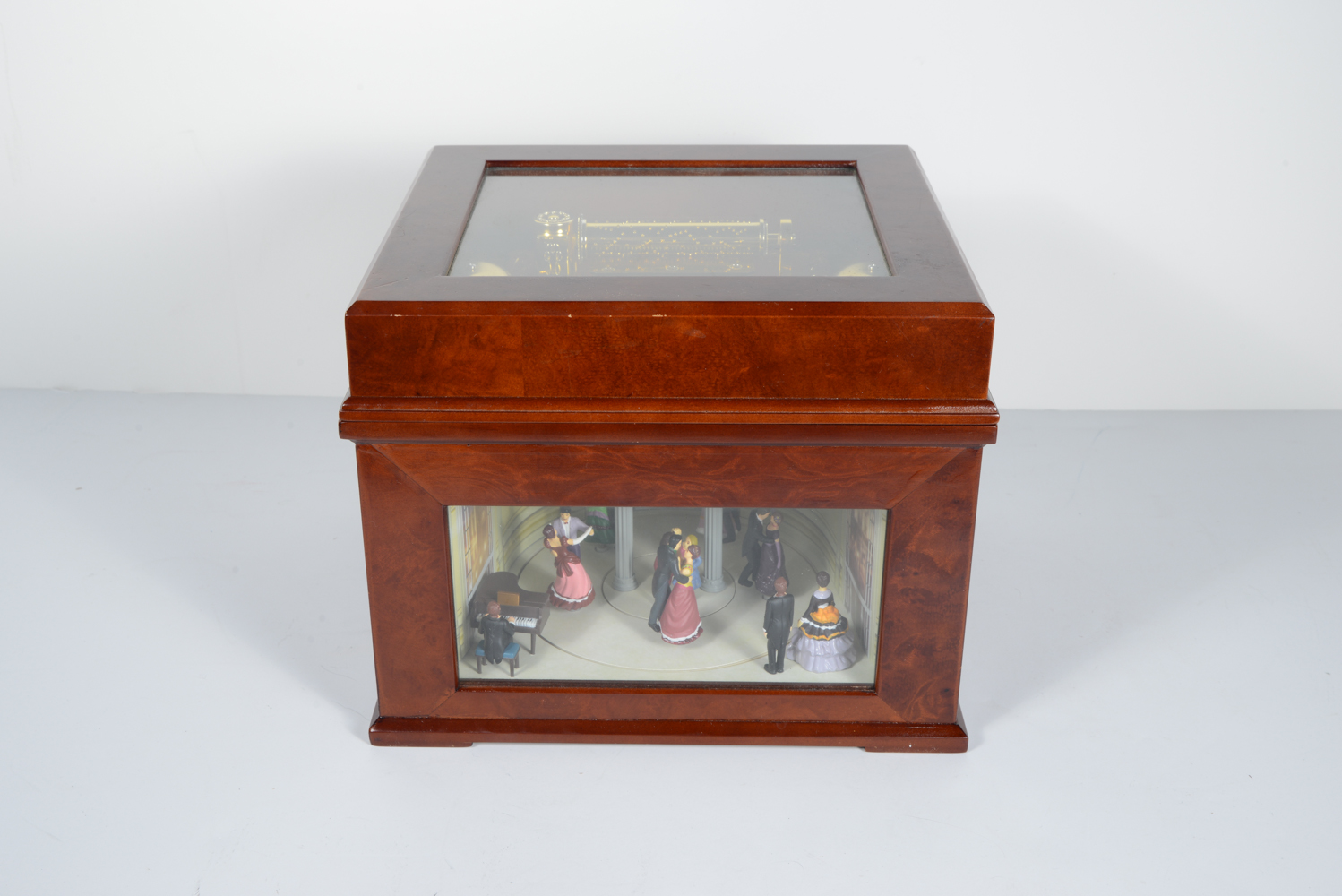 Mr. Christmas Showcase Music Box