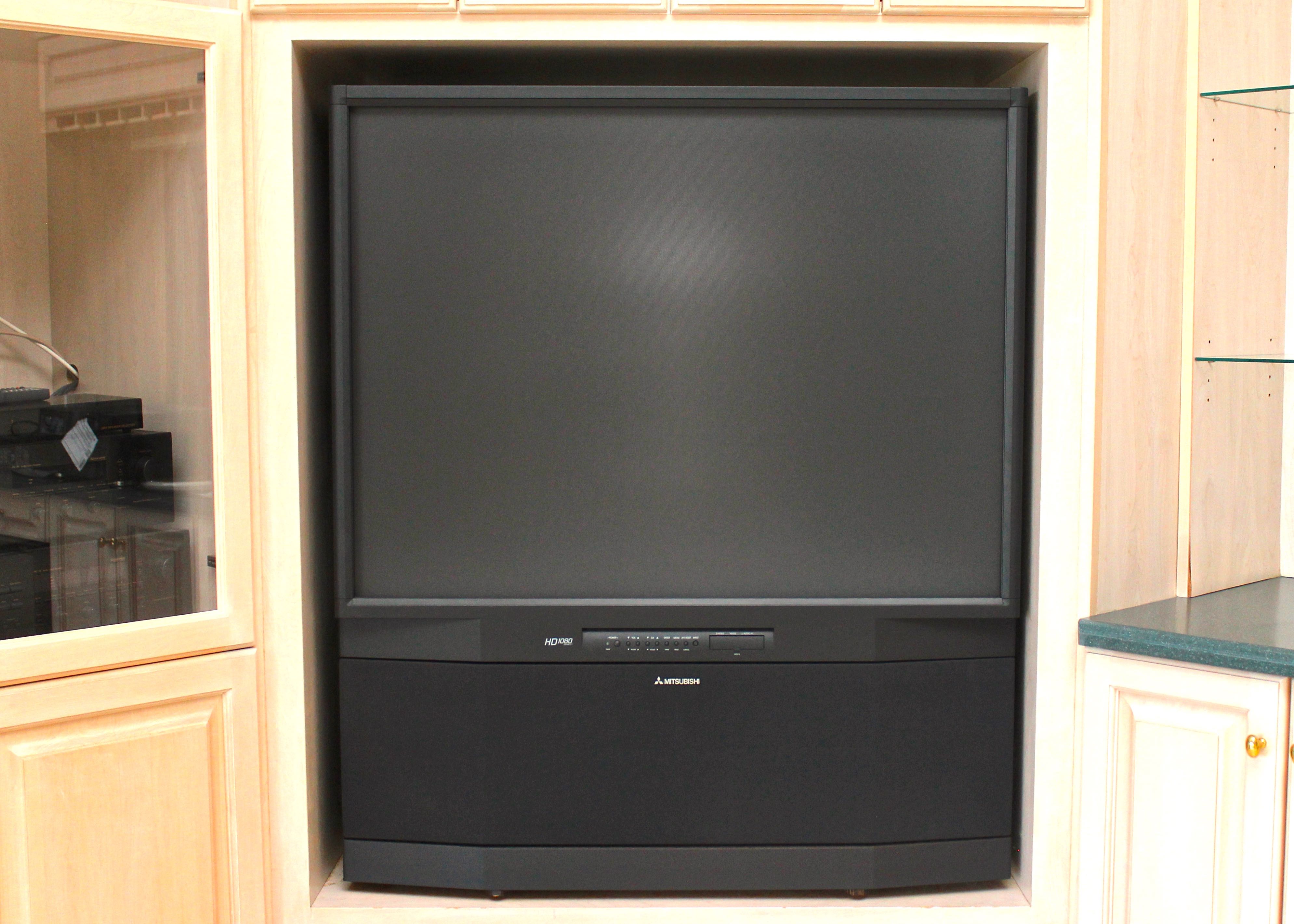 Mitsubishi HD 1080 48" TV