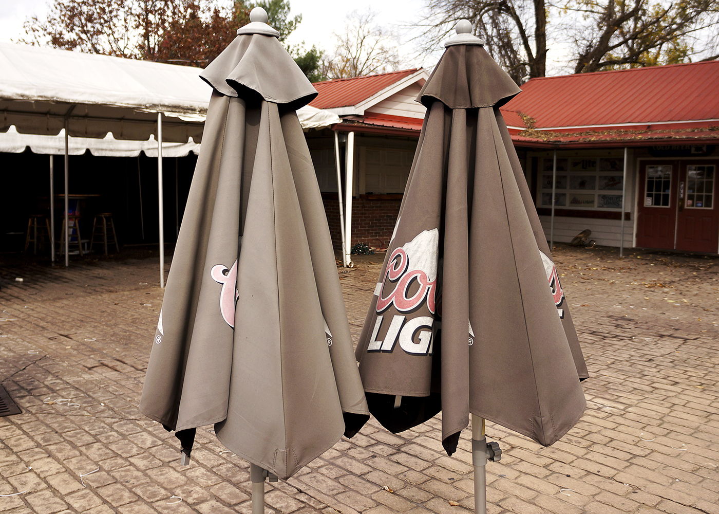 Coors Light Picnic Table Umbrella Pair in Brown
