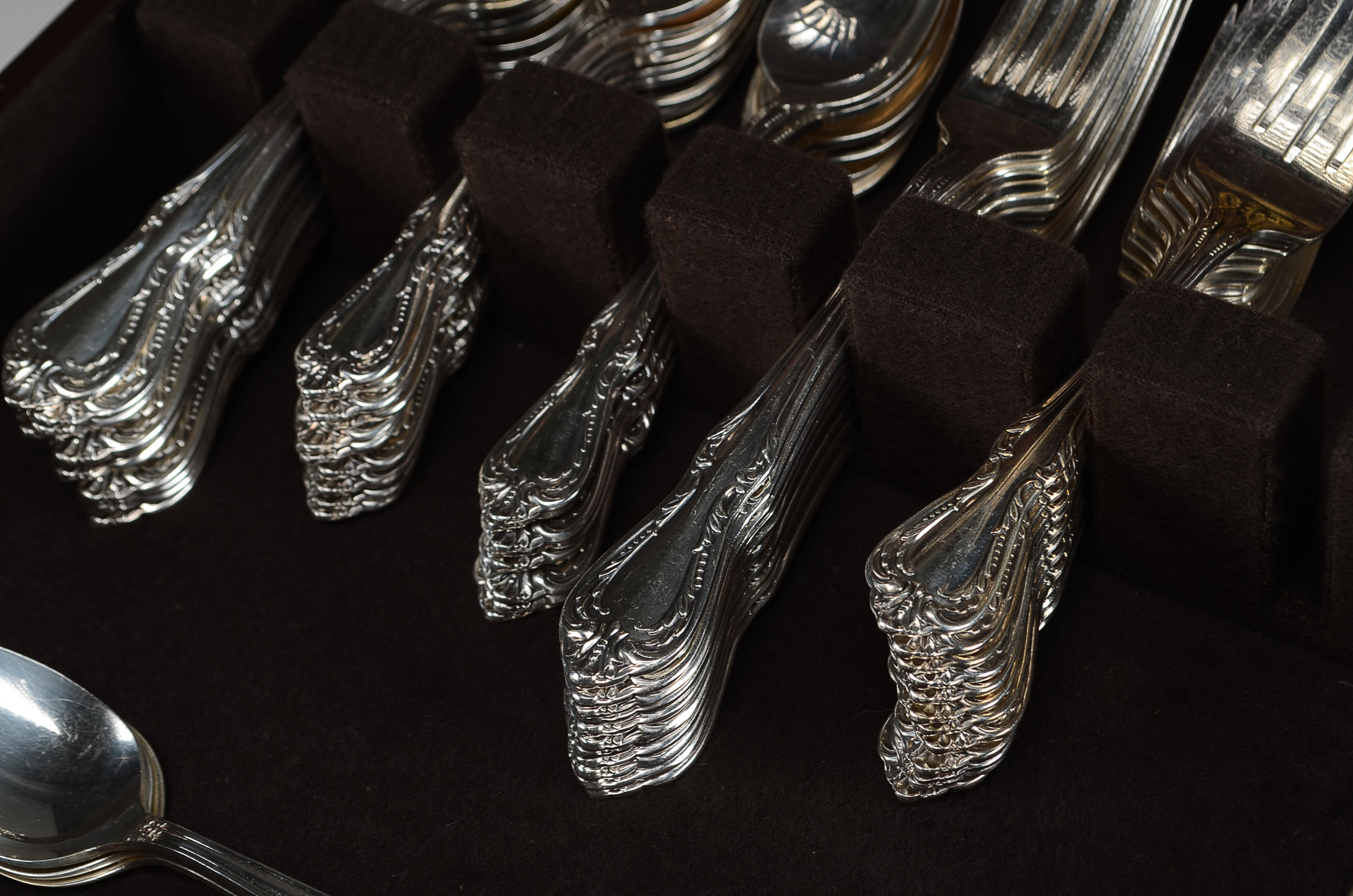 Oneida Silver-Plate "Avalon" Flatware Set