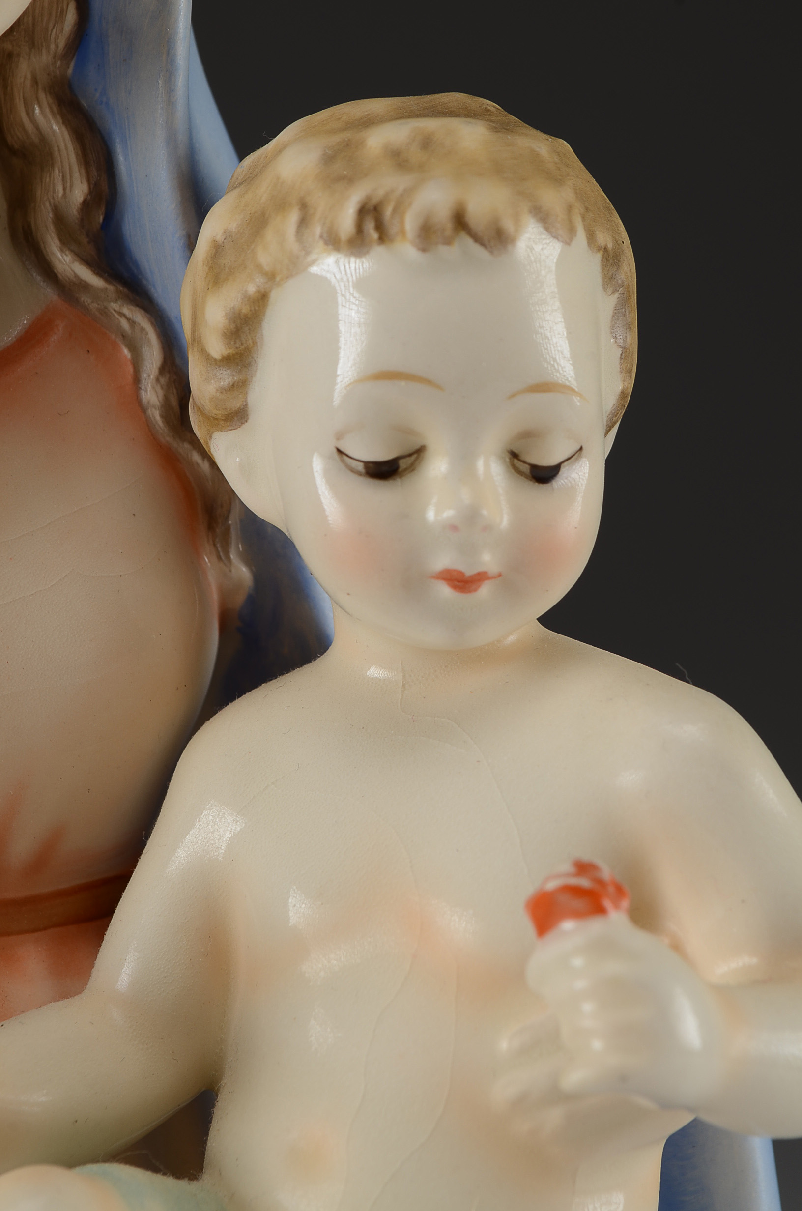 M I Hummel Madonna and Child Figurine