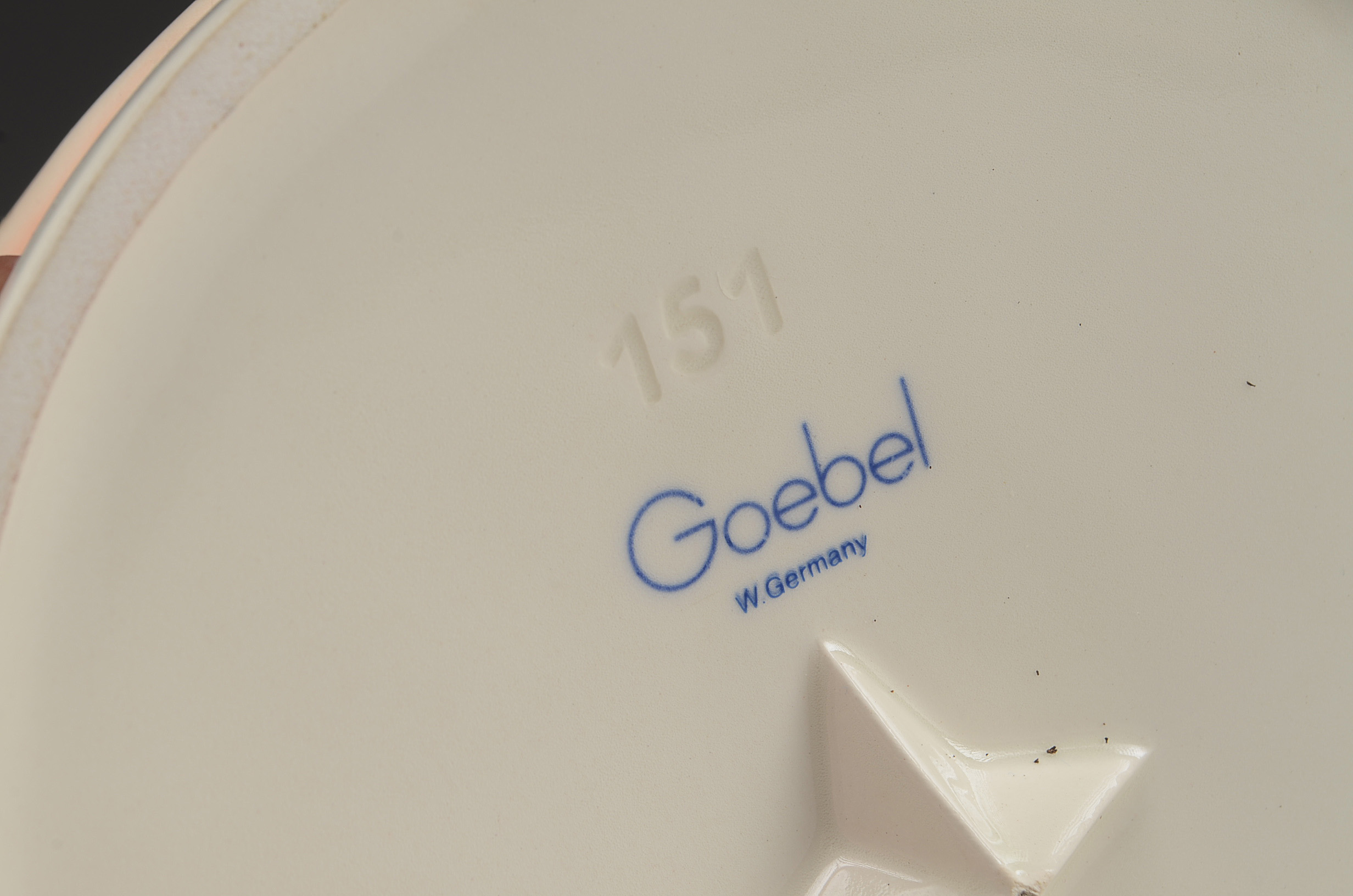 M I Hummel Madonna and Child Figurine