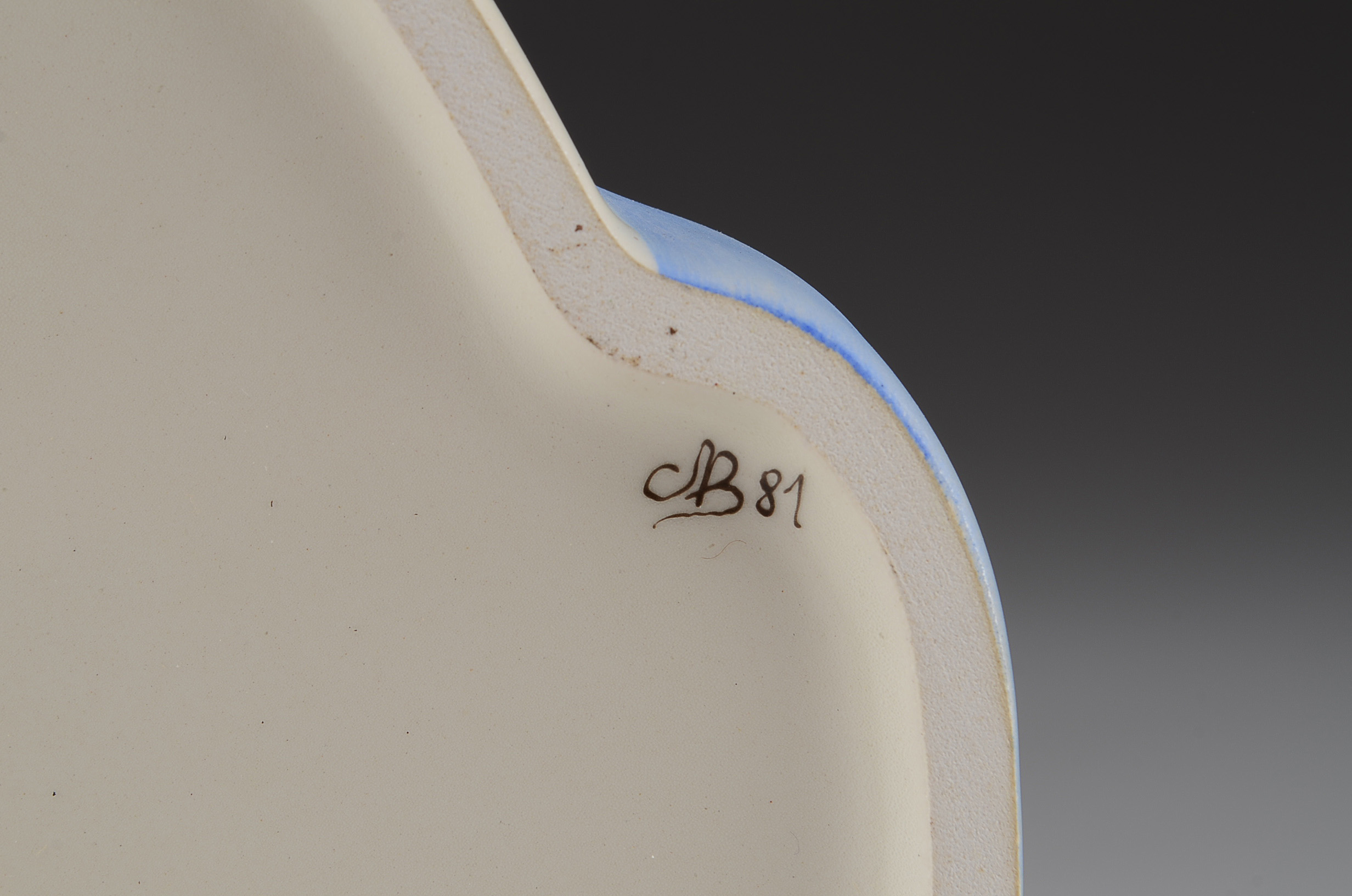 M I Hummel Madonna and Child Figurine