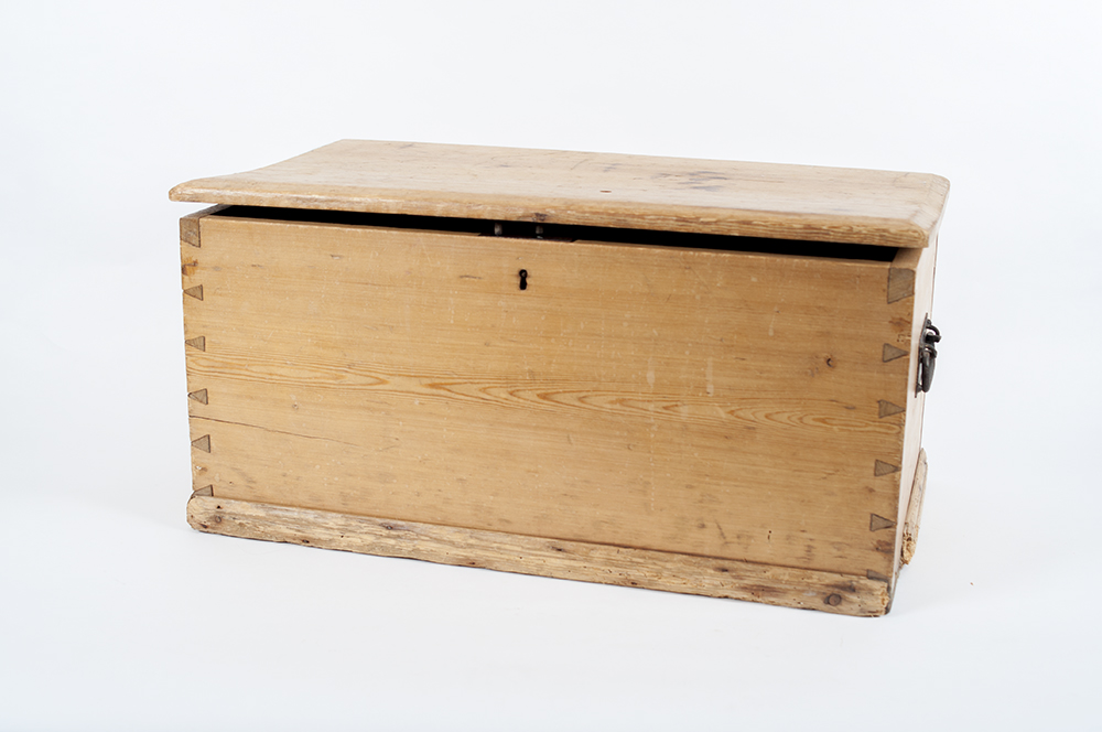 Small Pine Blanket Chest