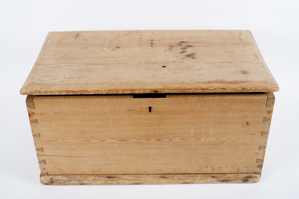 Small Pine Blanket Chest