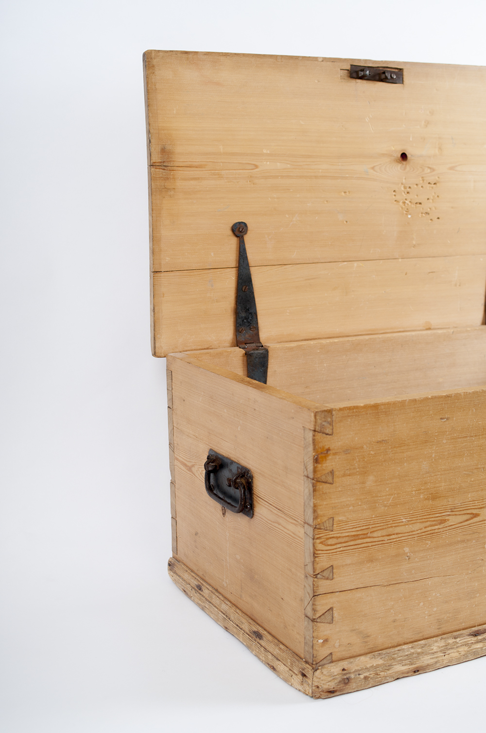 Small Pine Blanket Chest