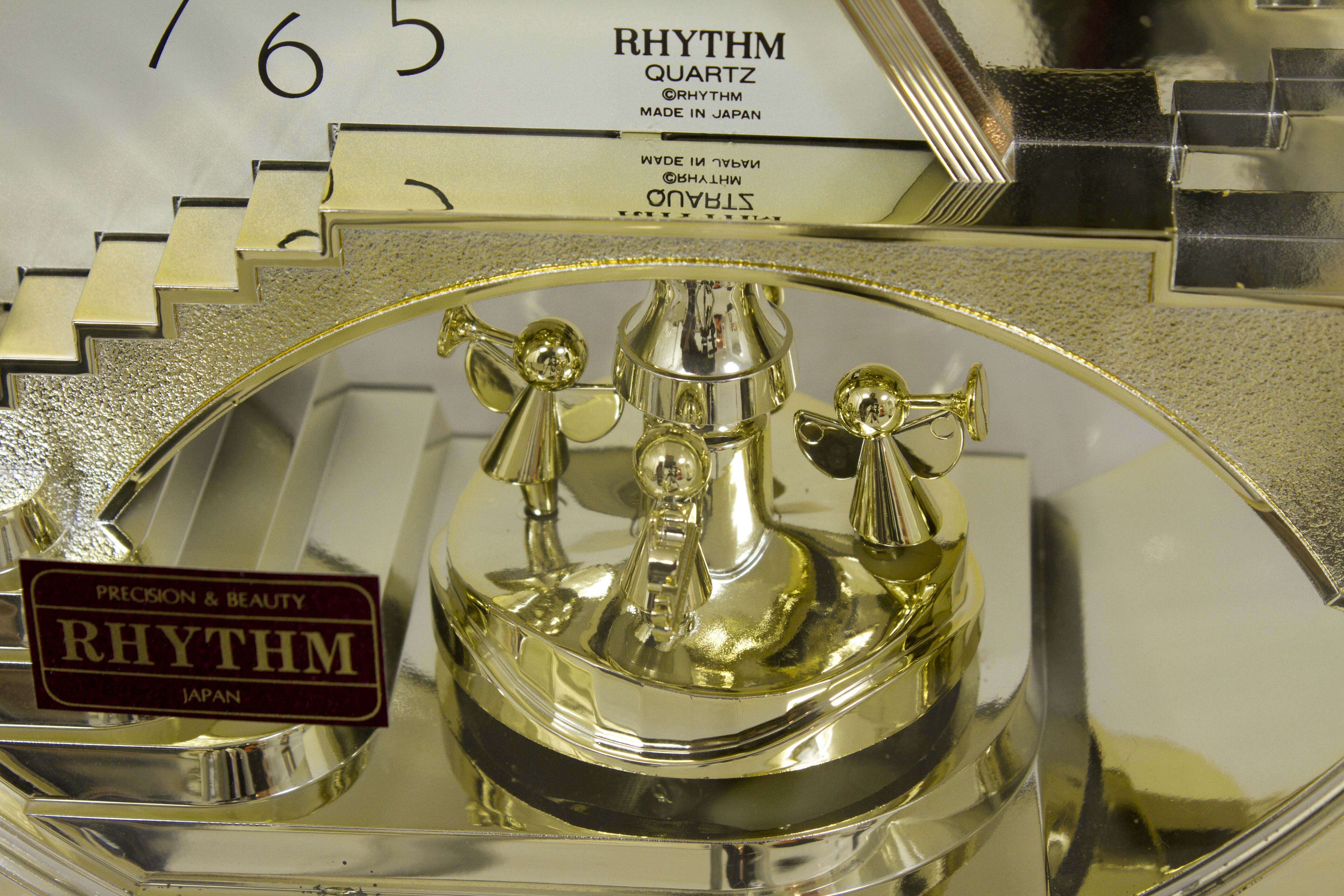 Rhythm Quartz Clock