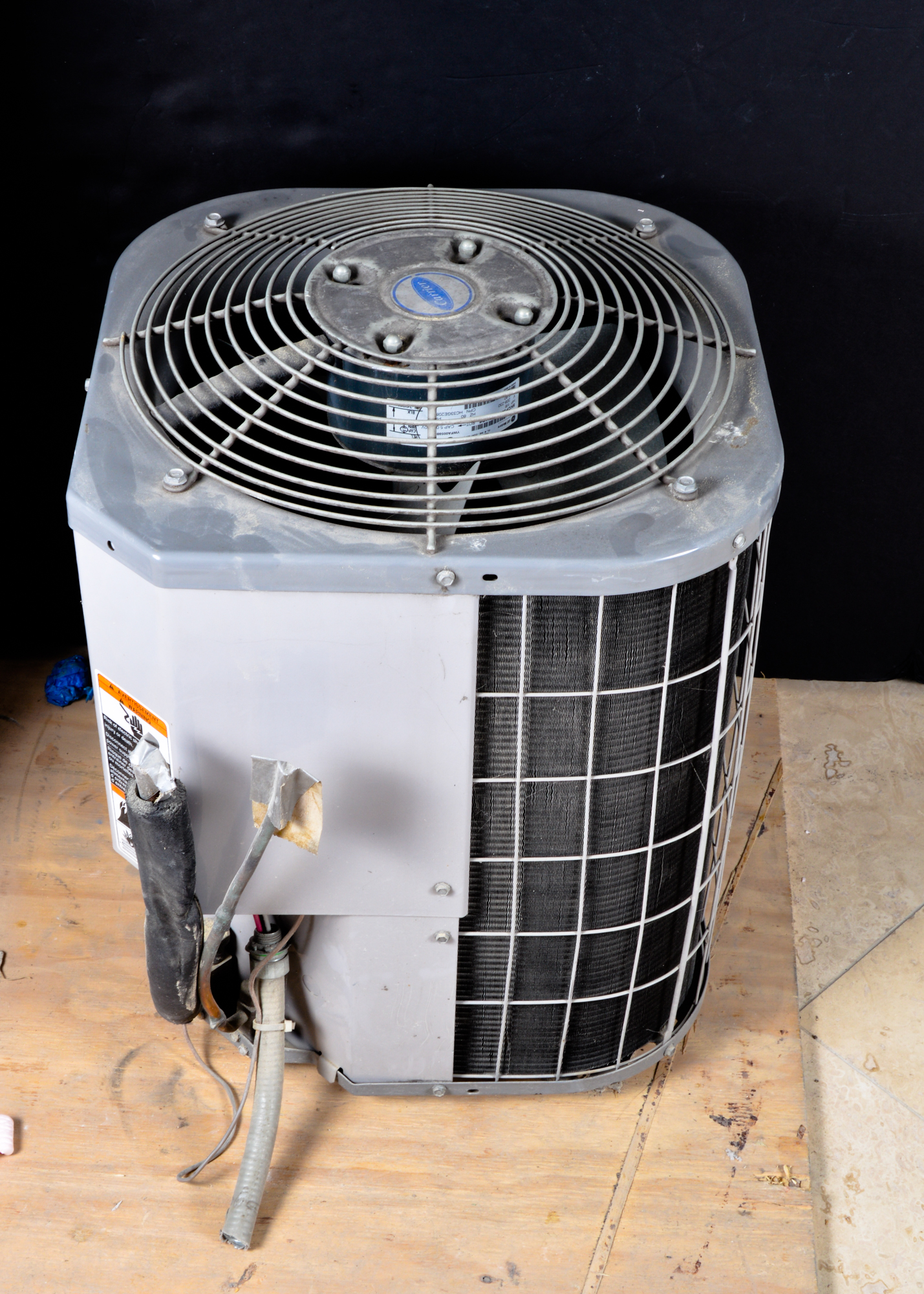 Carrier Small Air Conditioner Model No. 38CKC024340