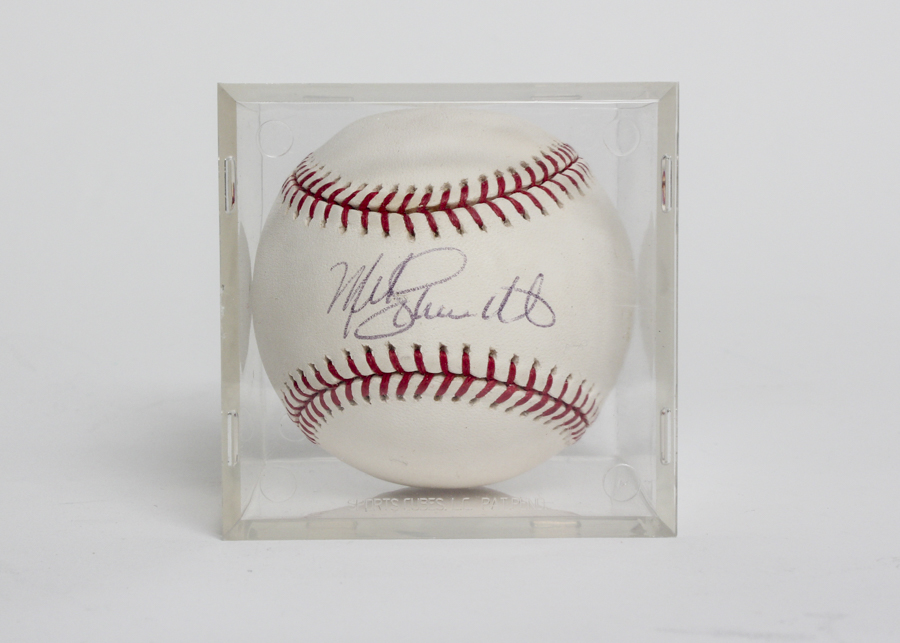 Signed Mike Schmidt Baseball
