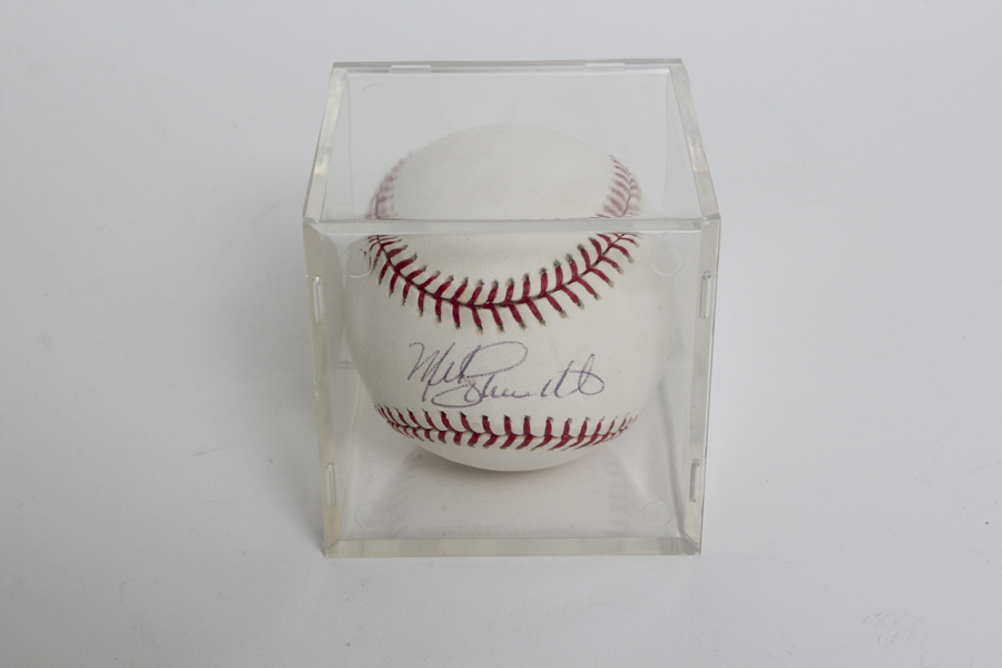 Signed Mike Schmidt Baseball