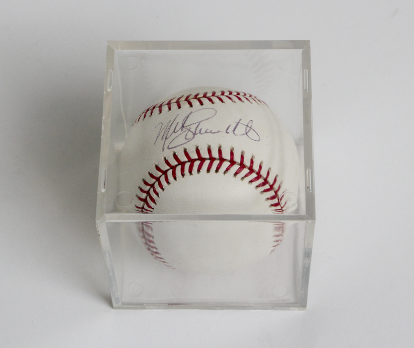 Signed Mike Schmidt Baseball