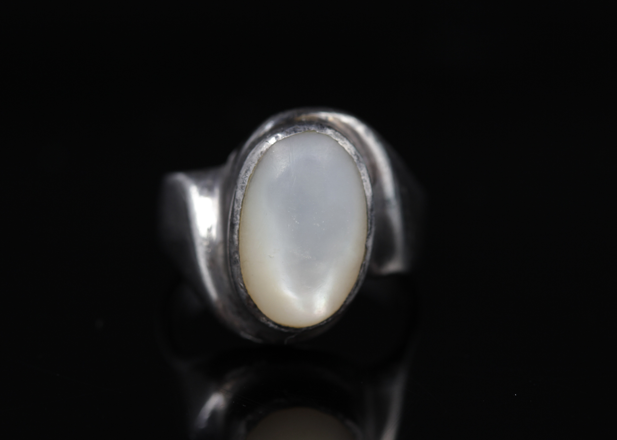 Sterling Silver Mother of Pearl Ring