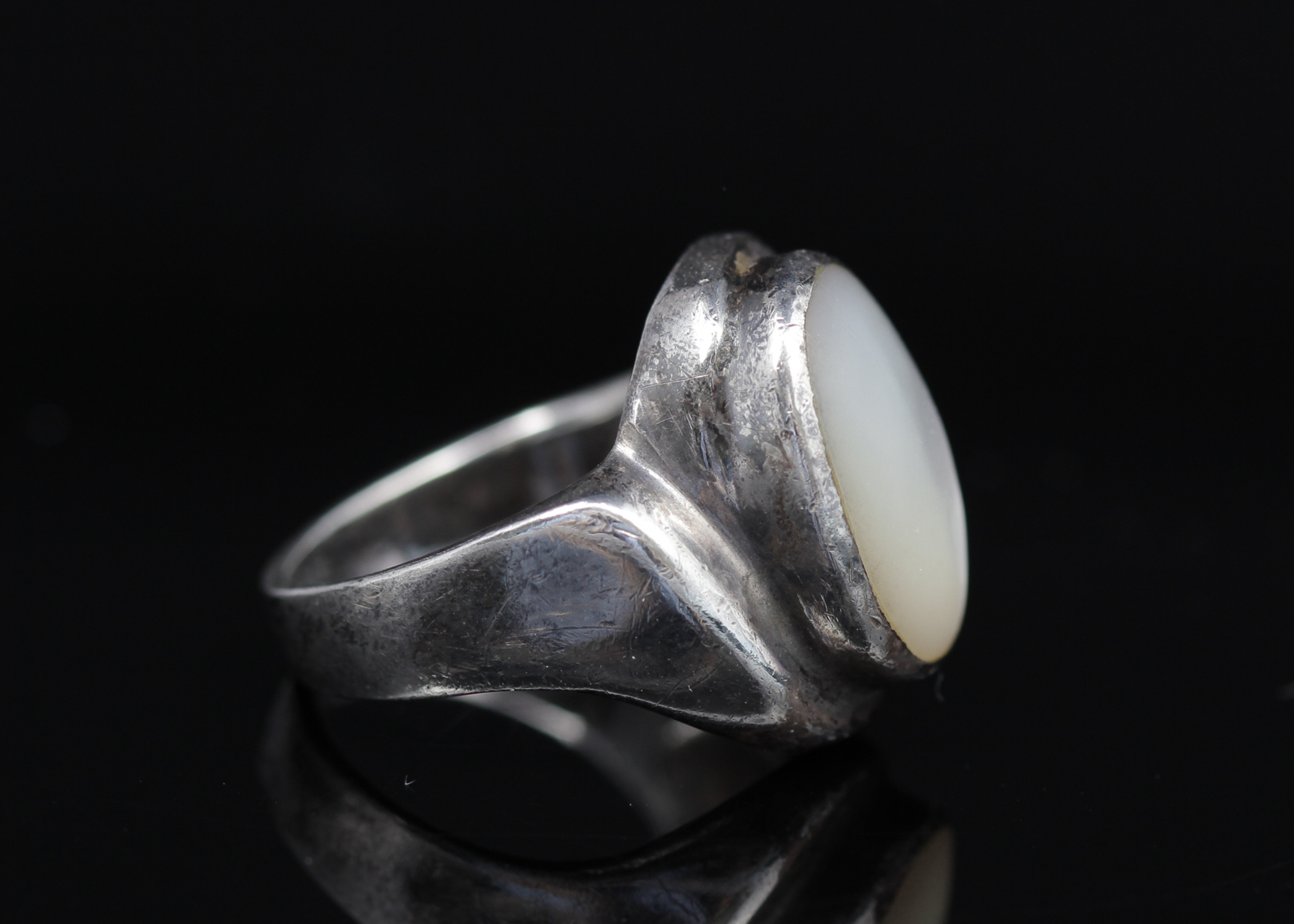 Sterling Silver Mother of Pearl Ring
