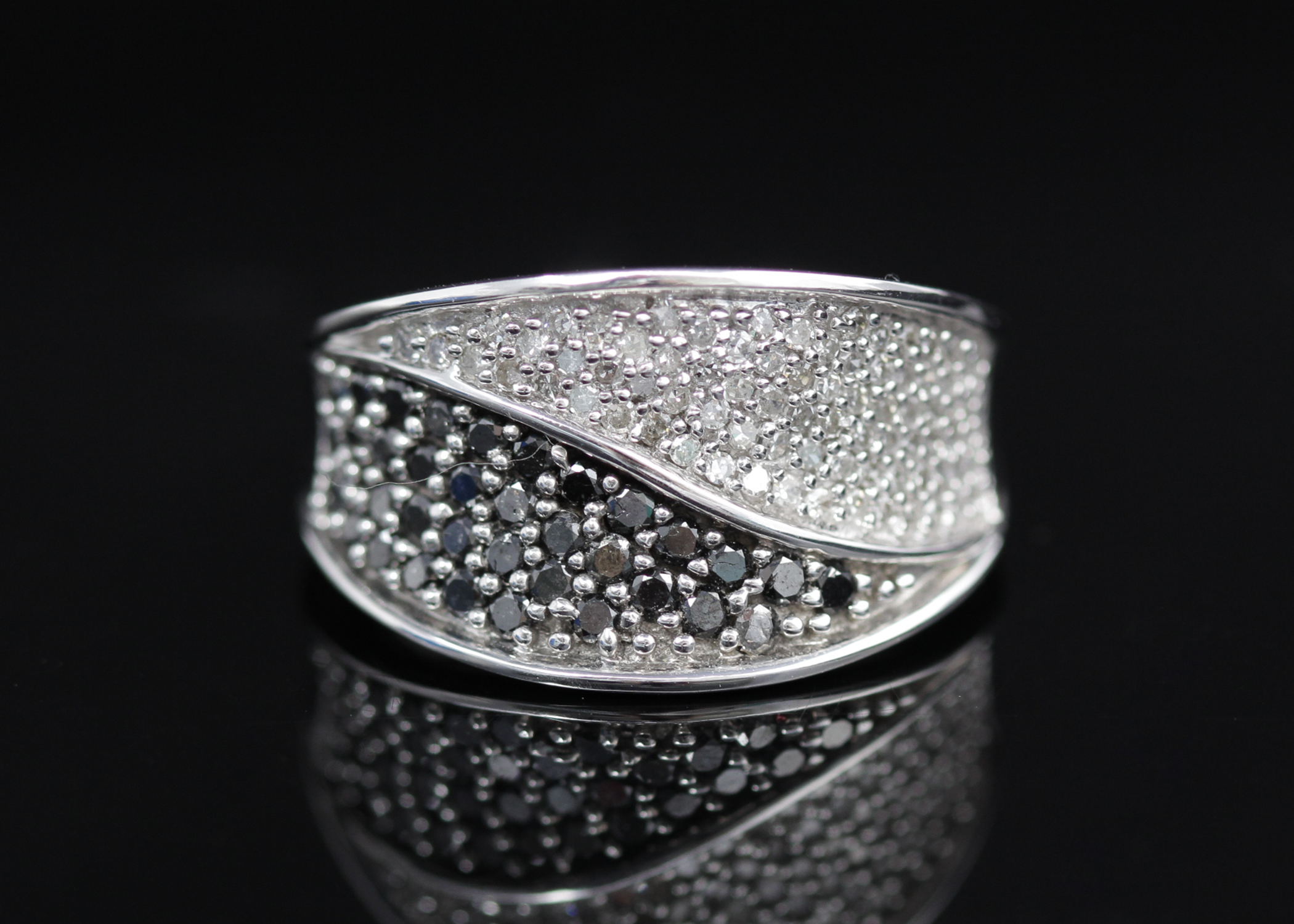 14K White Gold Black and White Diamond Band