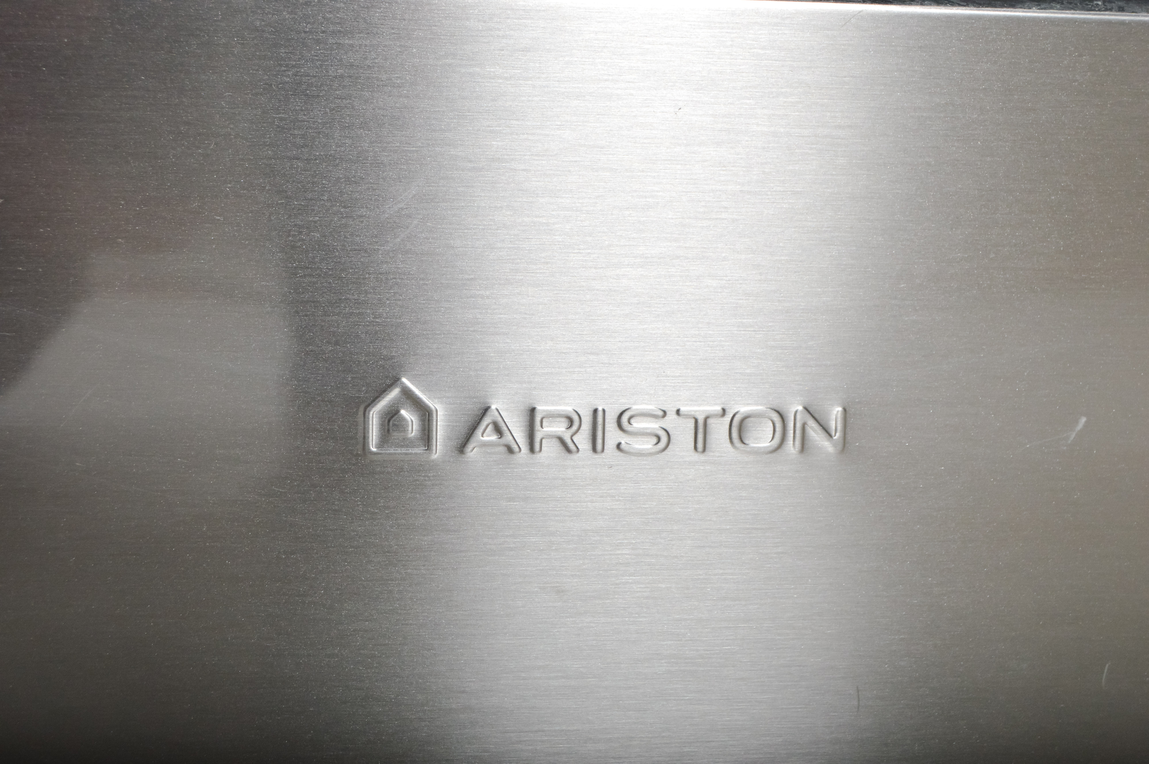Ariston Multifunctional Built In Oven III