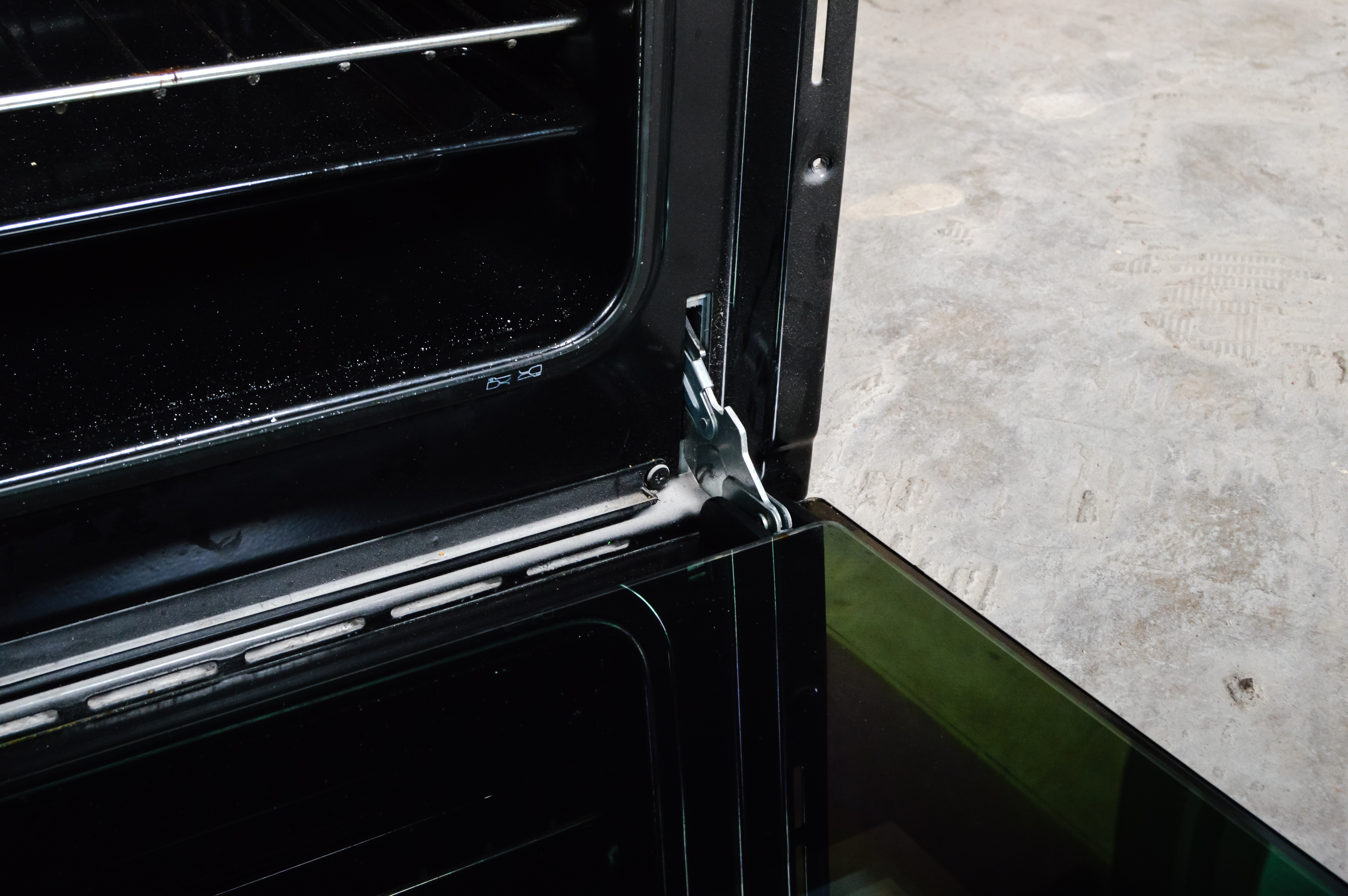 Ariston Multifunctional Built In Oven III