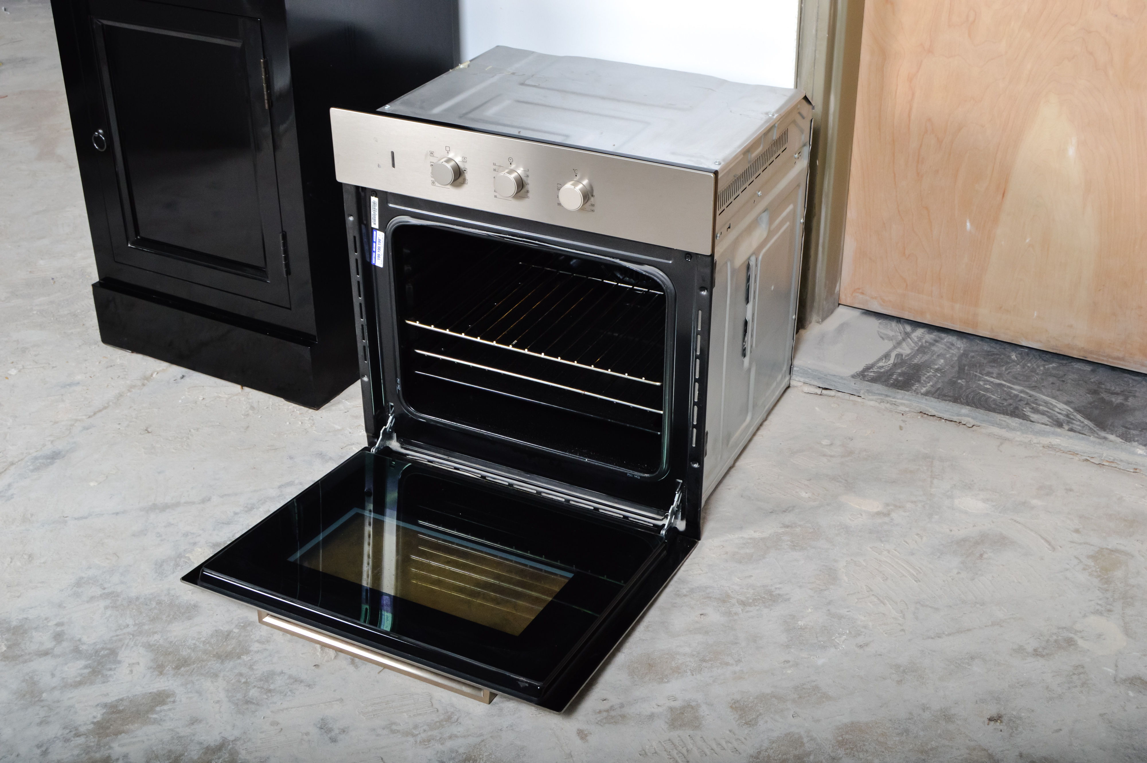 Ariston Multifunctional Built In Oven III