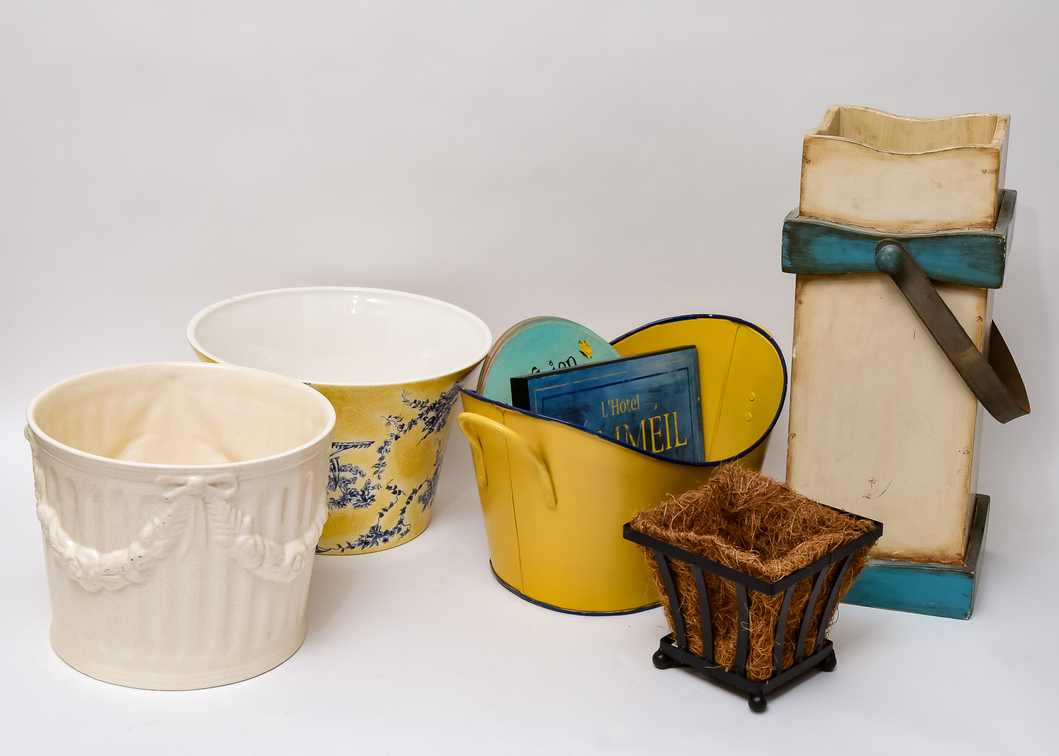 Assortment of Home Decor