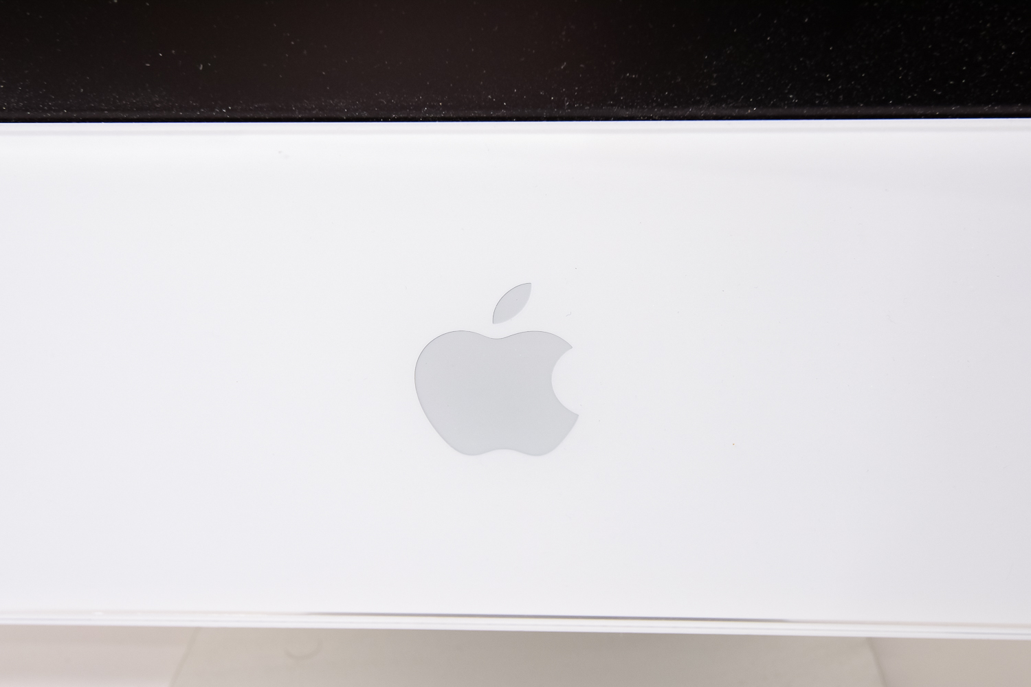 Apple iMac G5 20" Wide Screen Computer