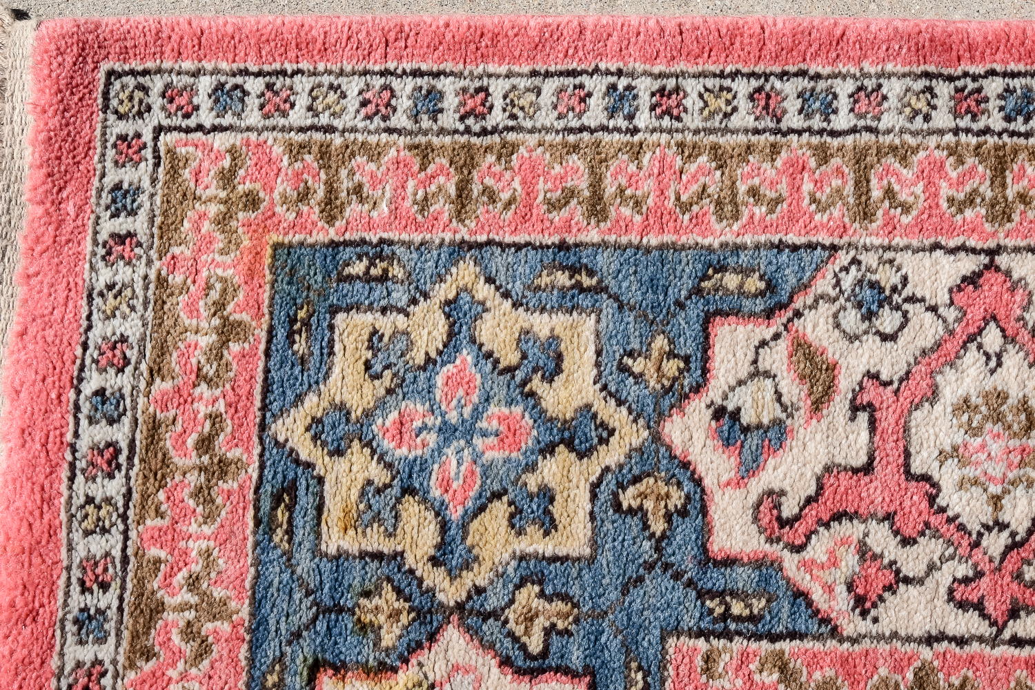 Karastan "Bergama" Wool Rug